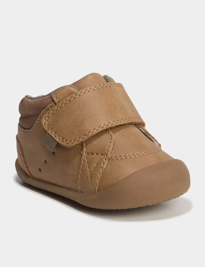 Bottillons &agrave; scratchs semelle souple camel b&eacute;b&eacute; gar&ccedil;on