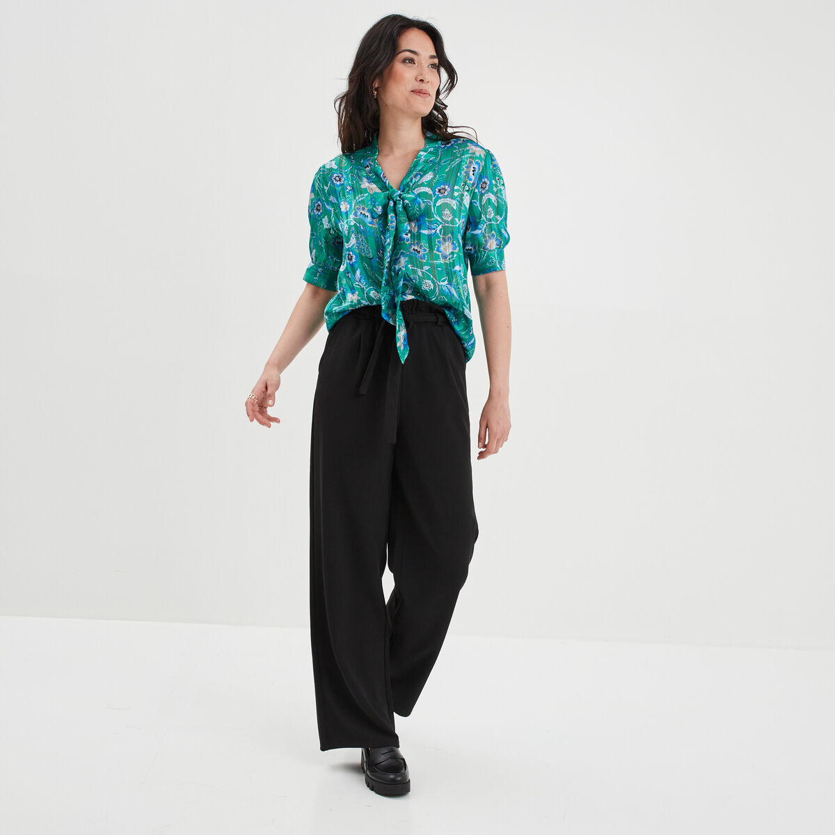 Blouse col lavalière manches courtes vert femme