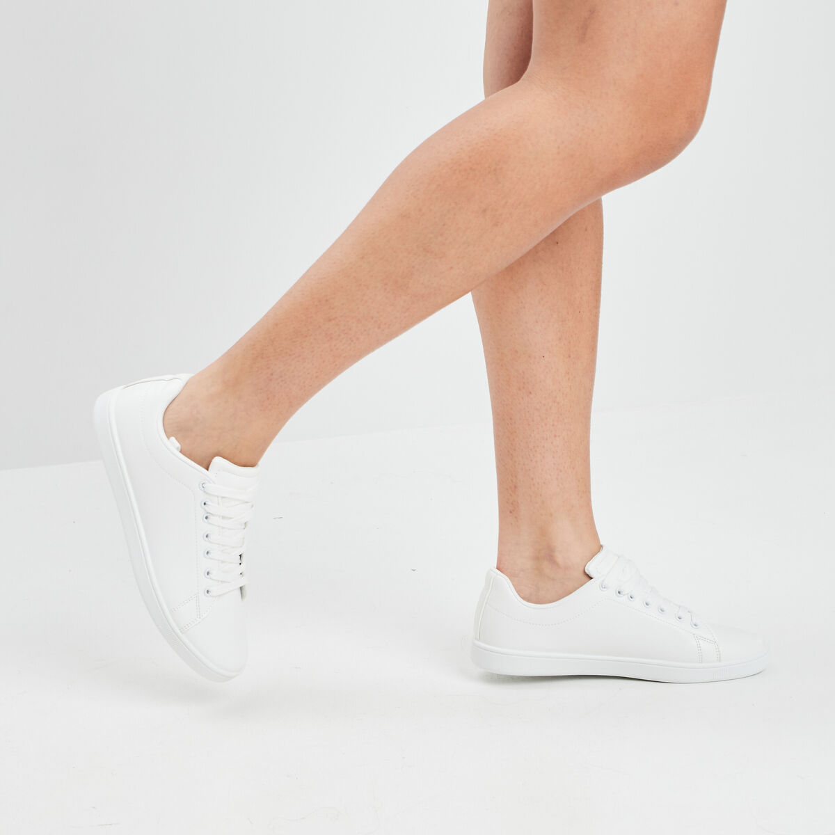 Tennis &agrave; lacets blanc femme