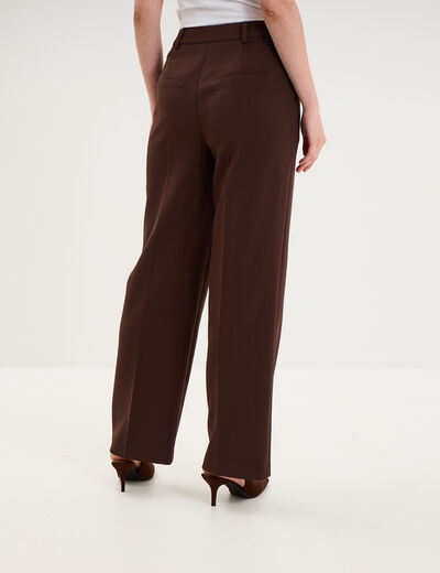 Pantalon droit effet cr&ecirc;pe &agrave; pinces marron fonc&eacute; femme