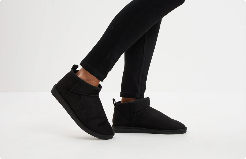 pieds fin femme