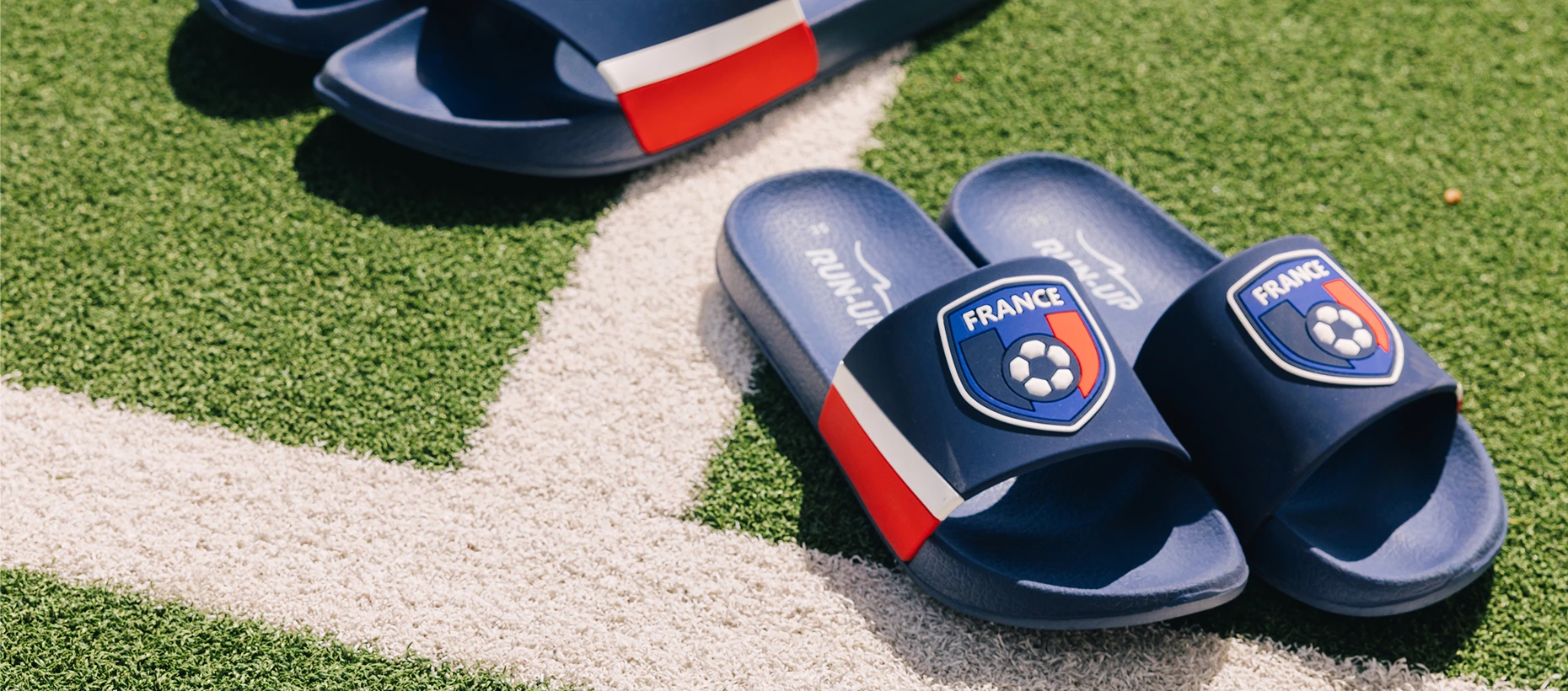 Claquettes France supporter de la tête aux pieds