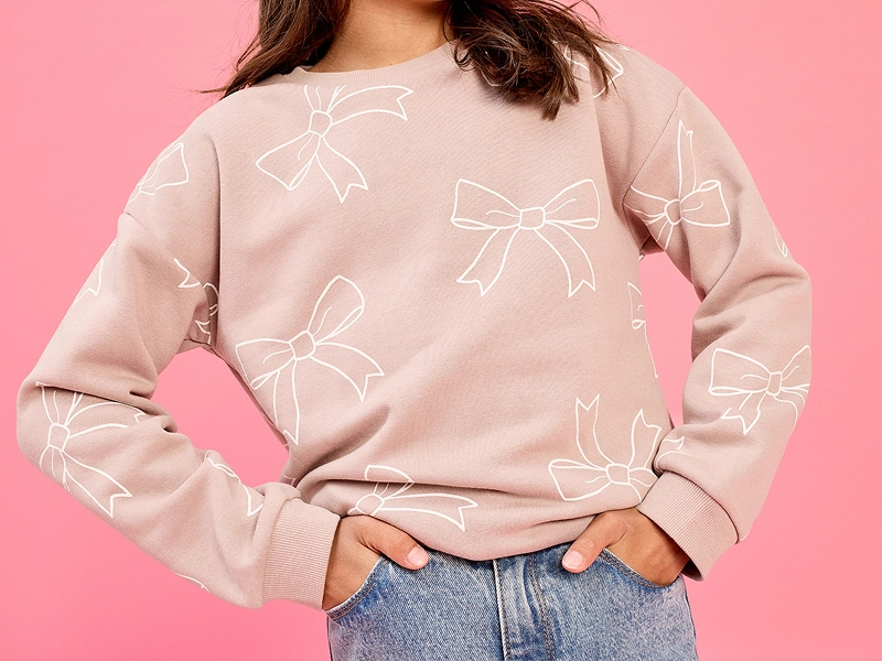 comment composer les hauts avec des t-shirts et des pulls