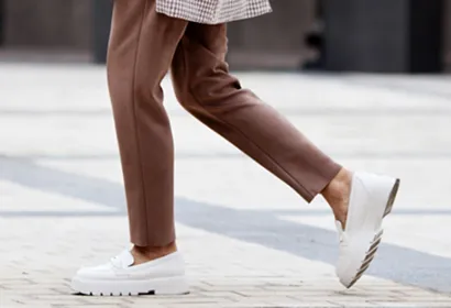 Quelles chaussures avec un tailleur pantalon femme ?