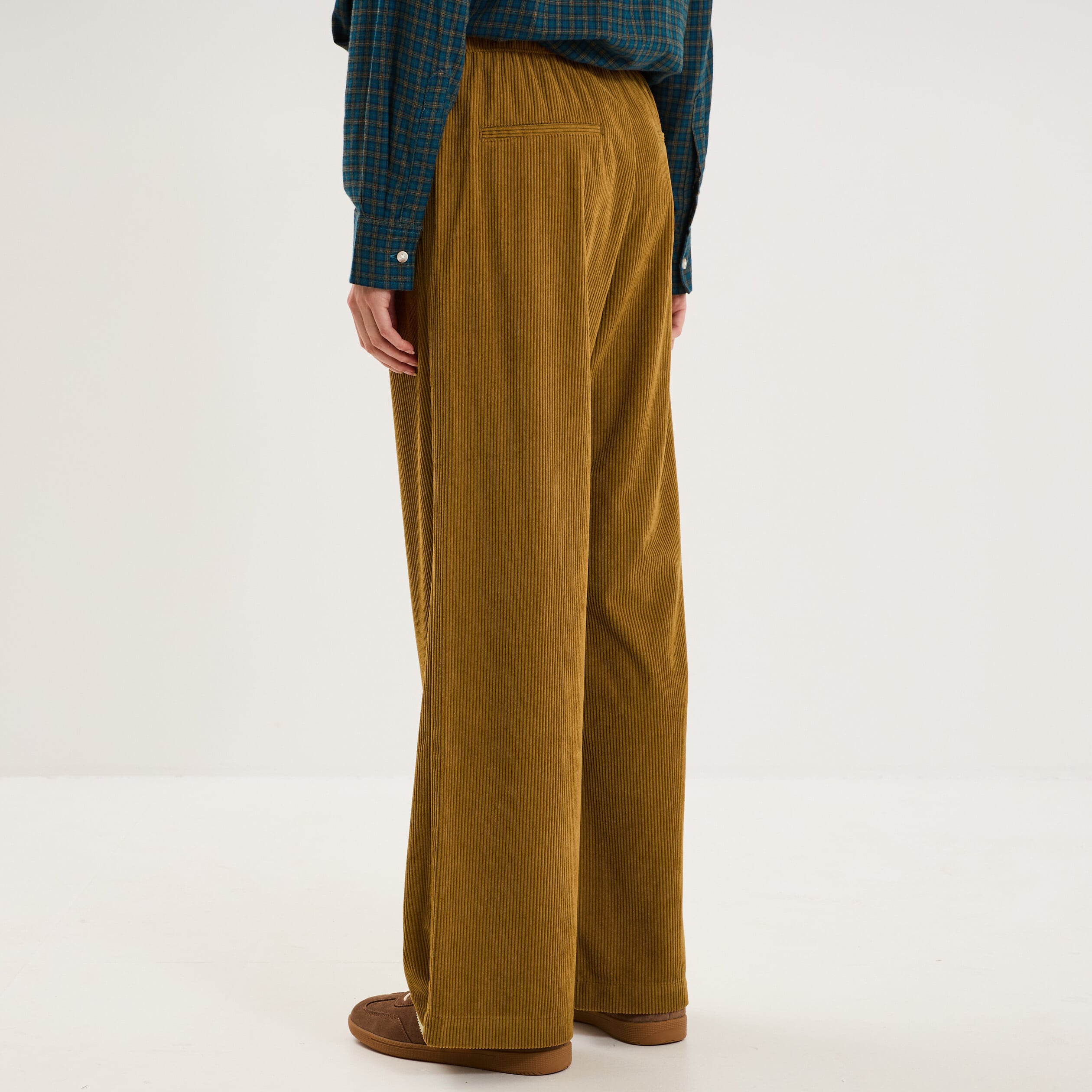 Pantalon large effet velours c&ocirc;tel&eacute; vert kaki femme