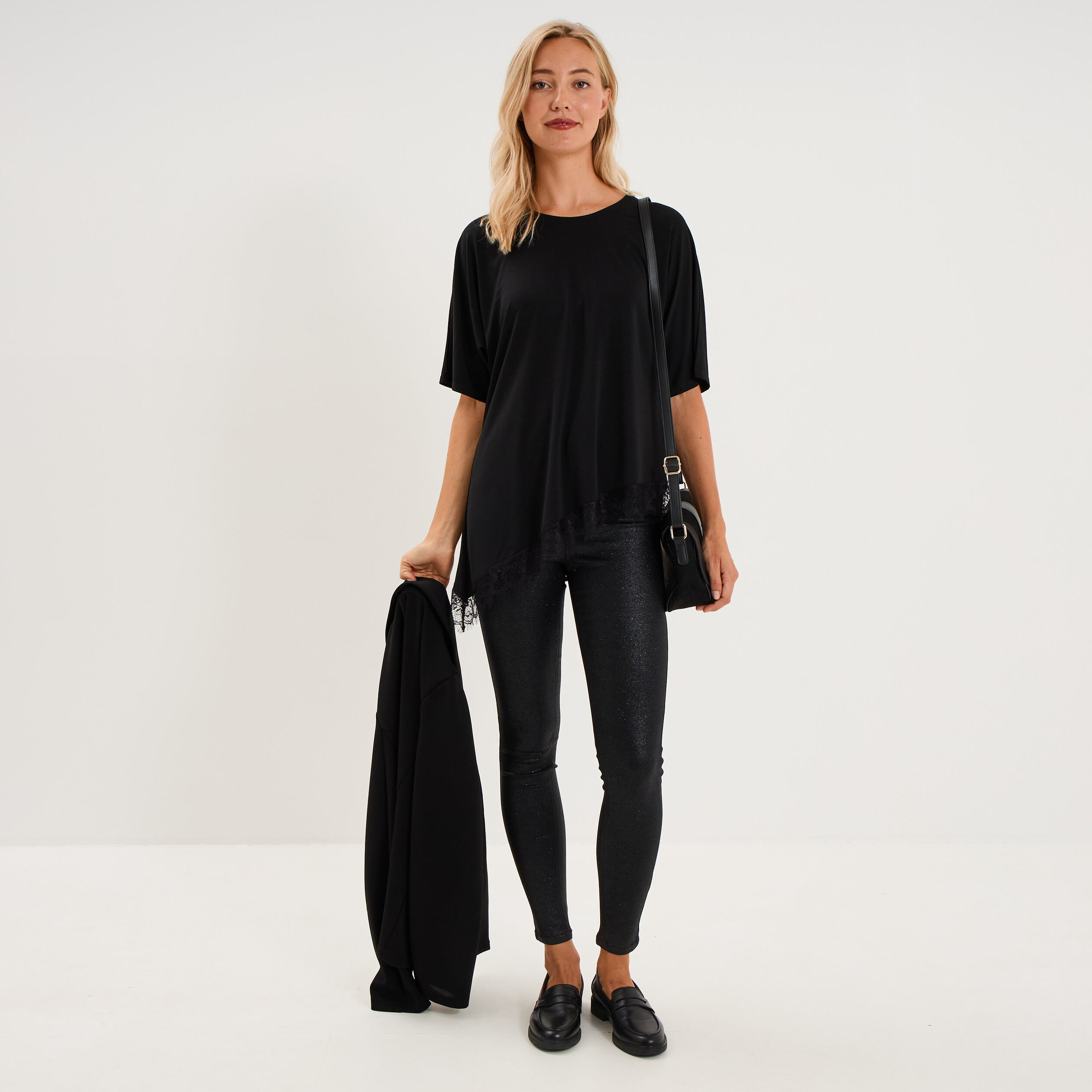 T-shirt asym&eacute;trique &agrave; dentelle noir femme