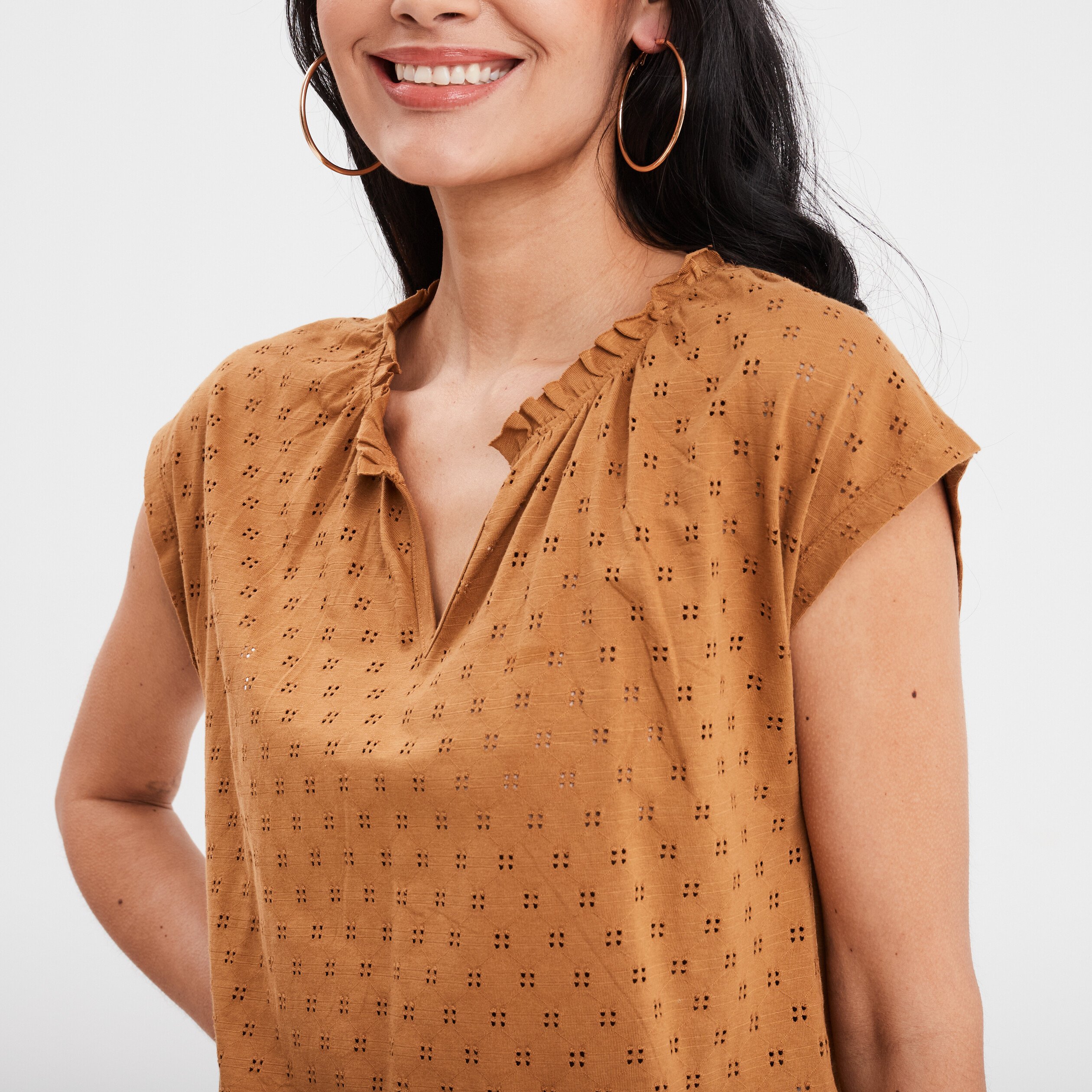 t shirt ajoure col tunisien creeks camel femme T-shirt ajouré col tunisien Creeks camel femme