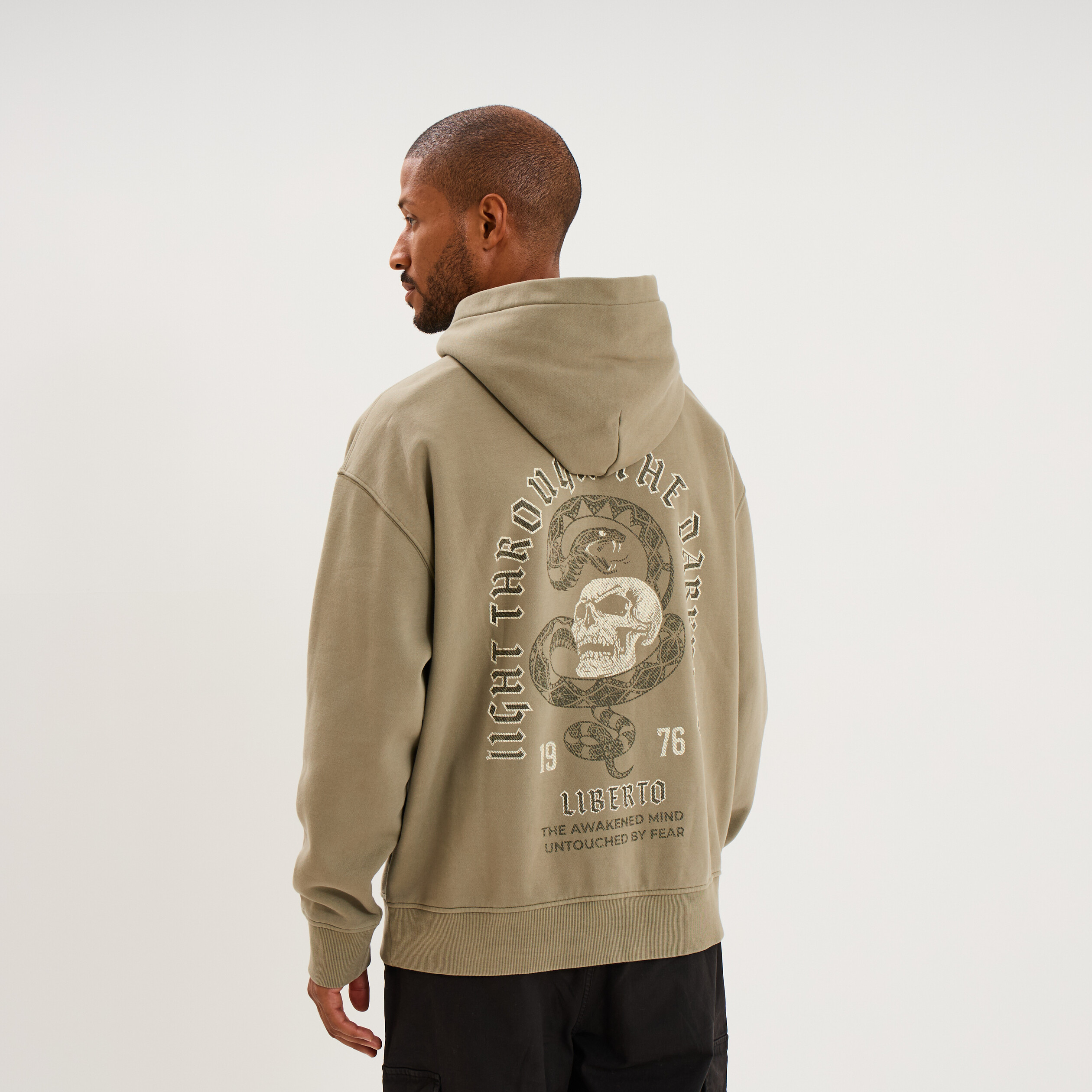 Sweat hoodie 1 poche &agrave; capuche vert kaki homme