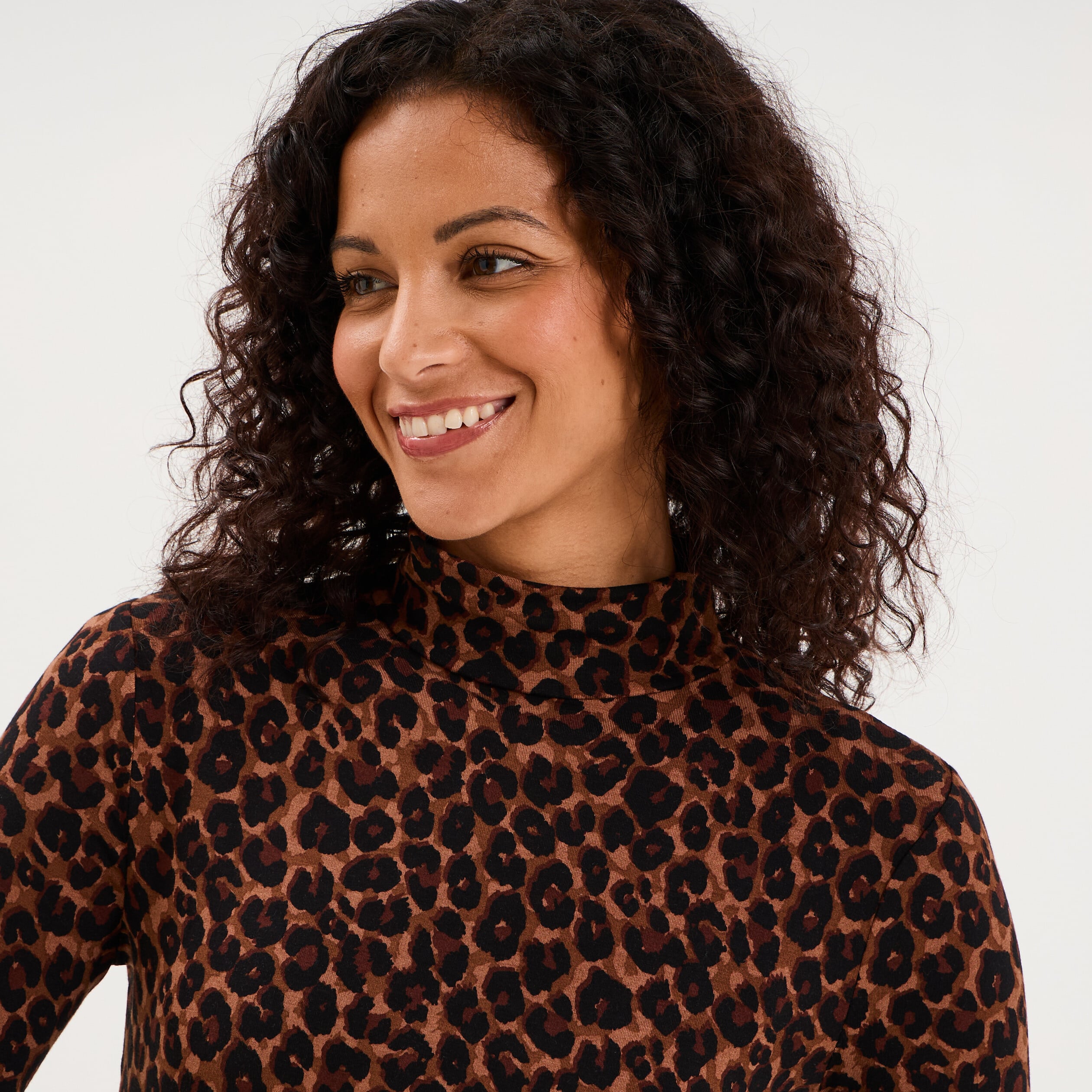 T-shirt col roul&eacute; manches longues marron femme