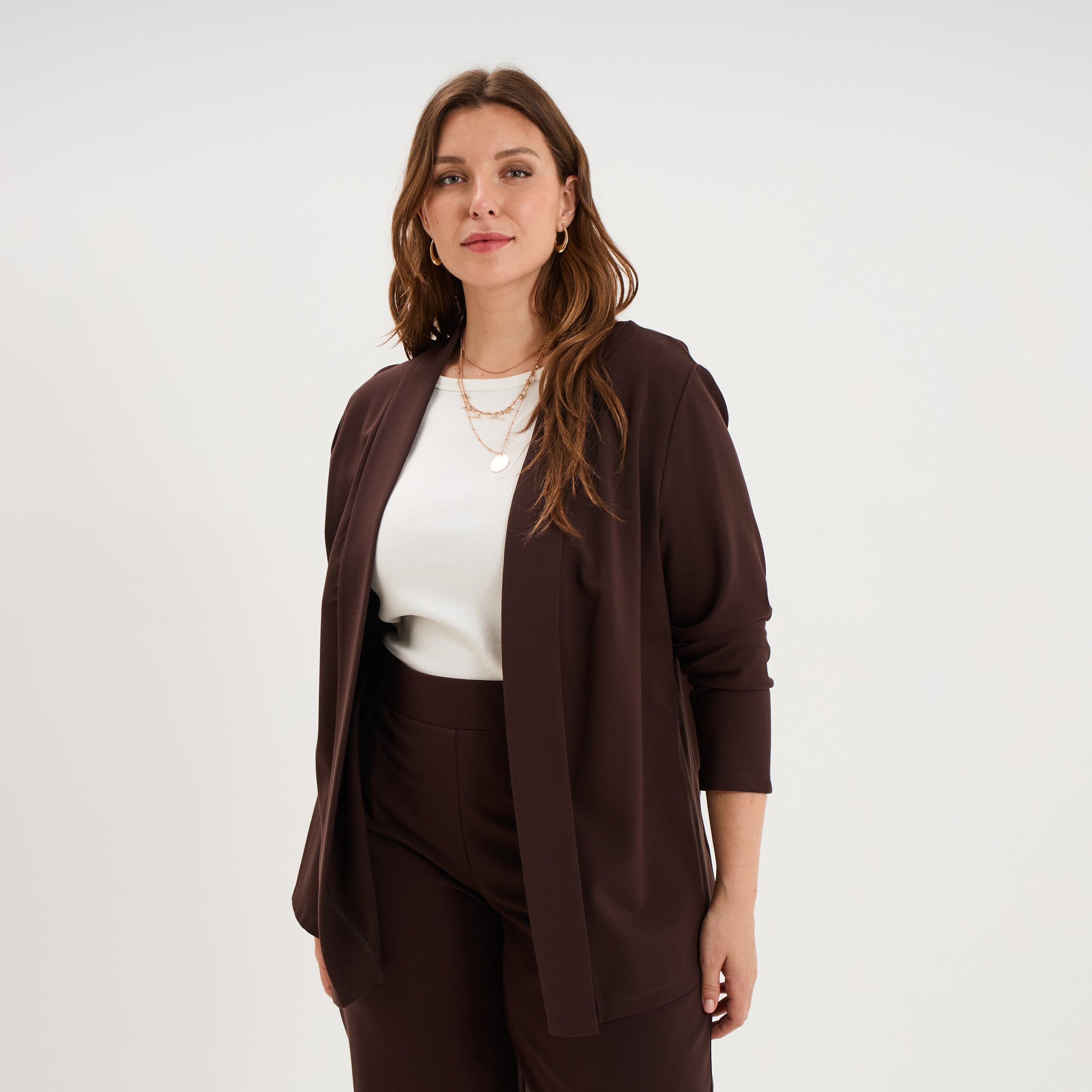 Veste courte col ch&acirc;le oversize marron fonc&eacute; femme grande taille