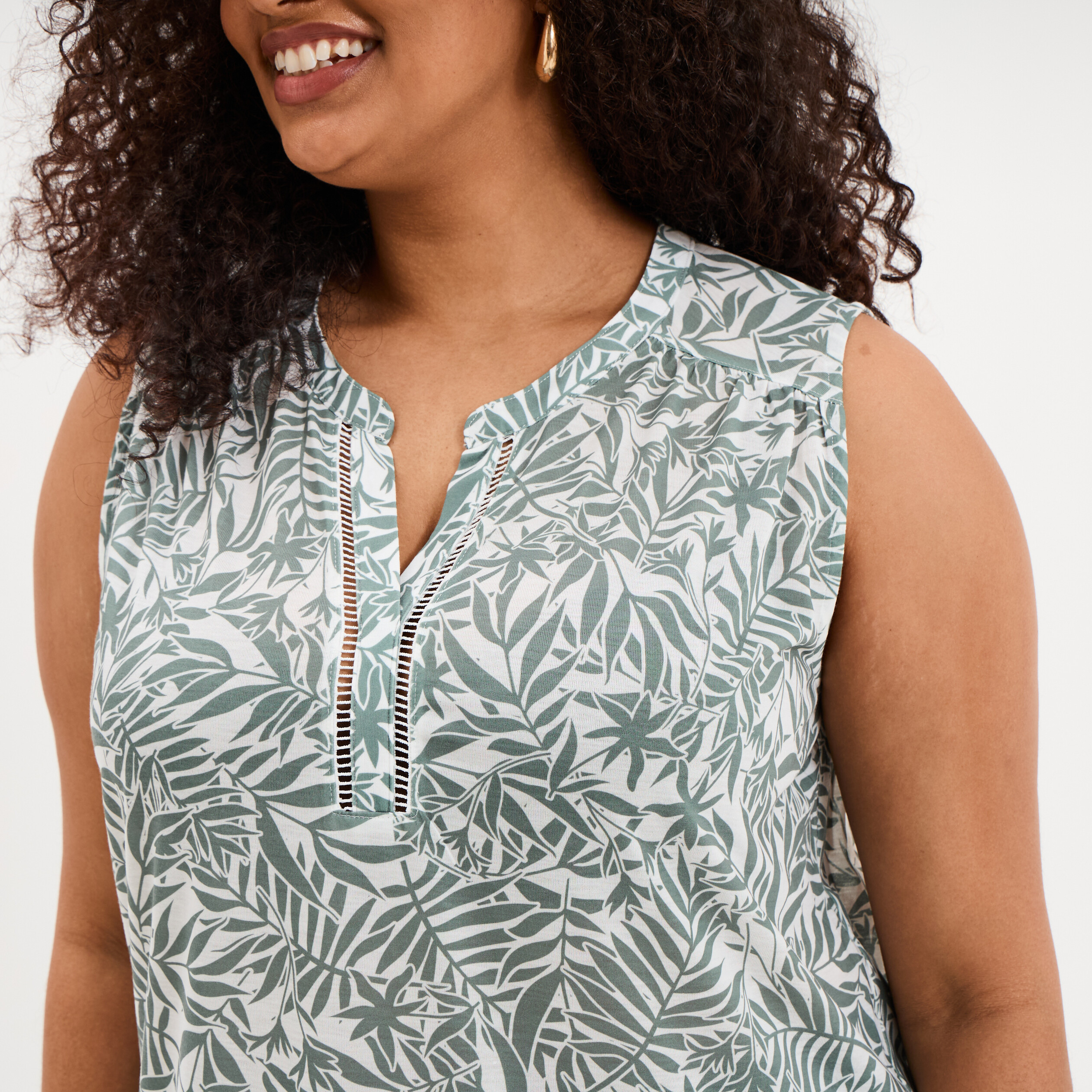D&eacute;bardeur col tunisien ecru femme grande taille