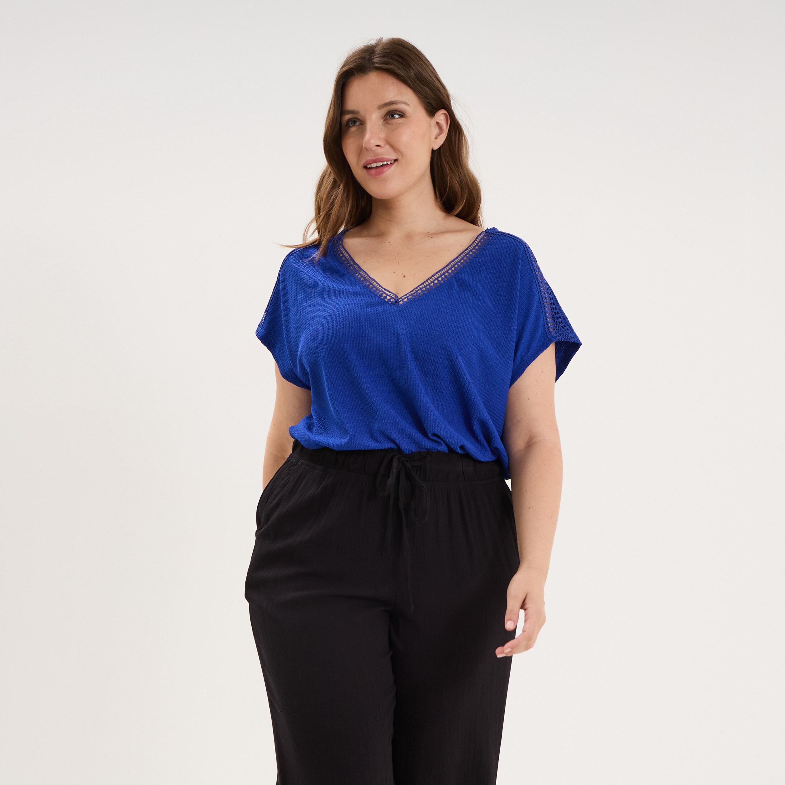 T-shirt bandes dentelle col en V bleu electrique femme grande taille