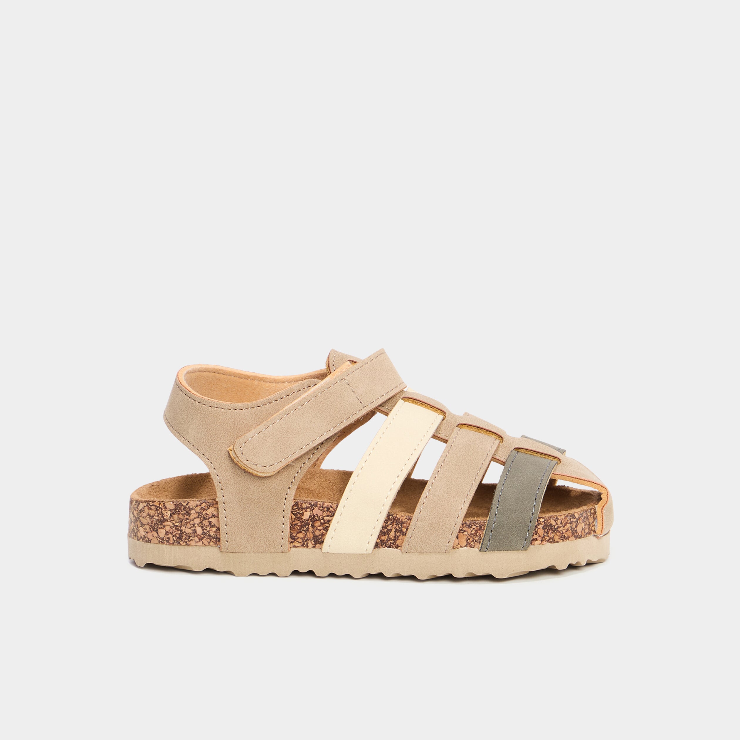 Sandales bout ferm&eacute; avec scratchs marron clair gar&ccedil;on
