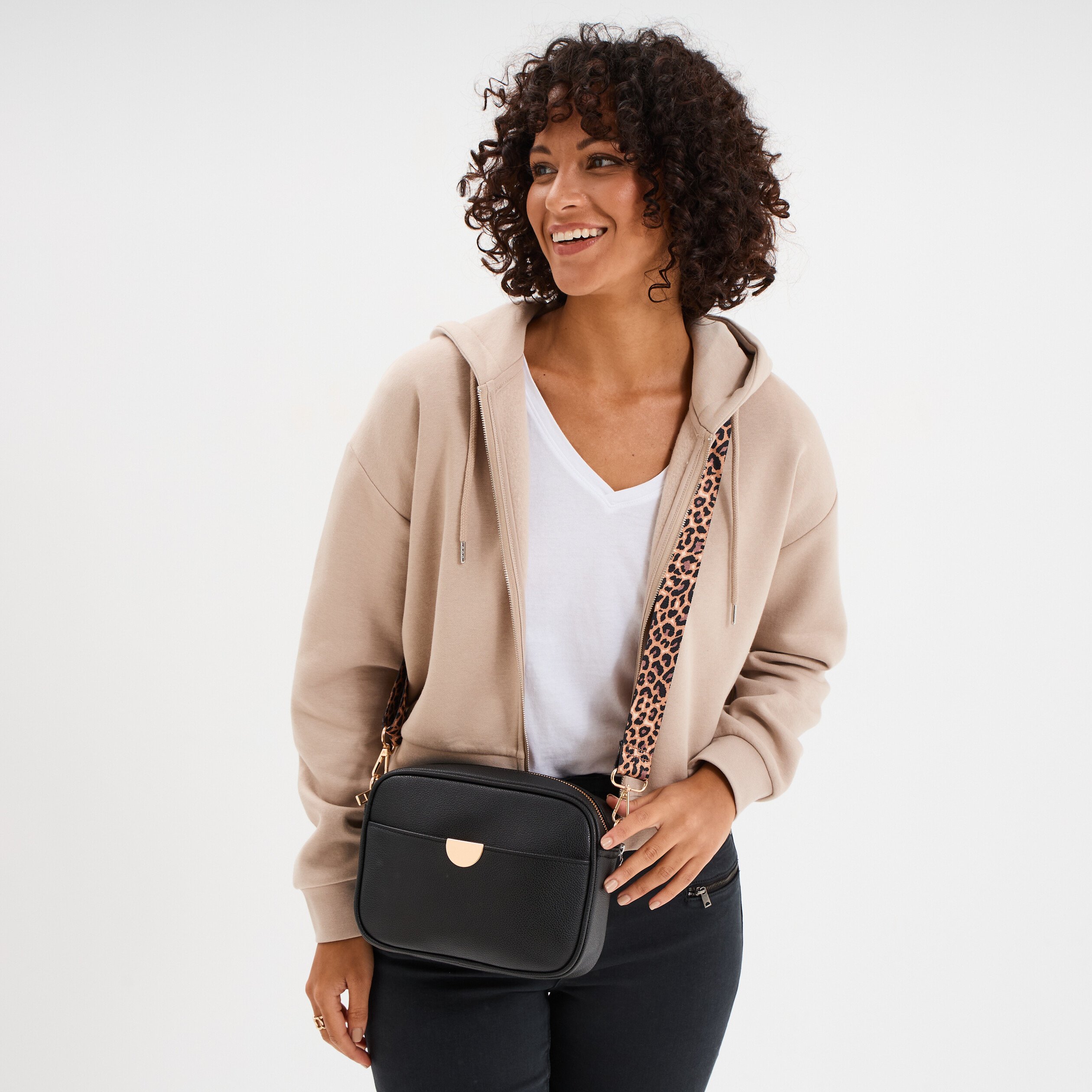 sac arrondi avec 2 bandoulieres noir femme Sac arrondi avec 2 bandoulières noir femme