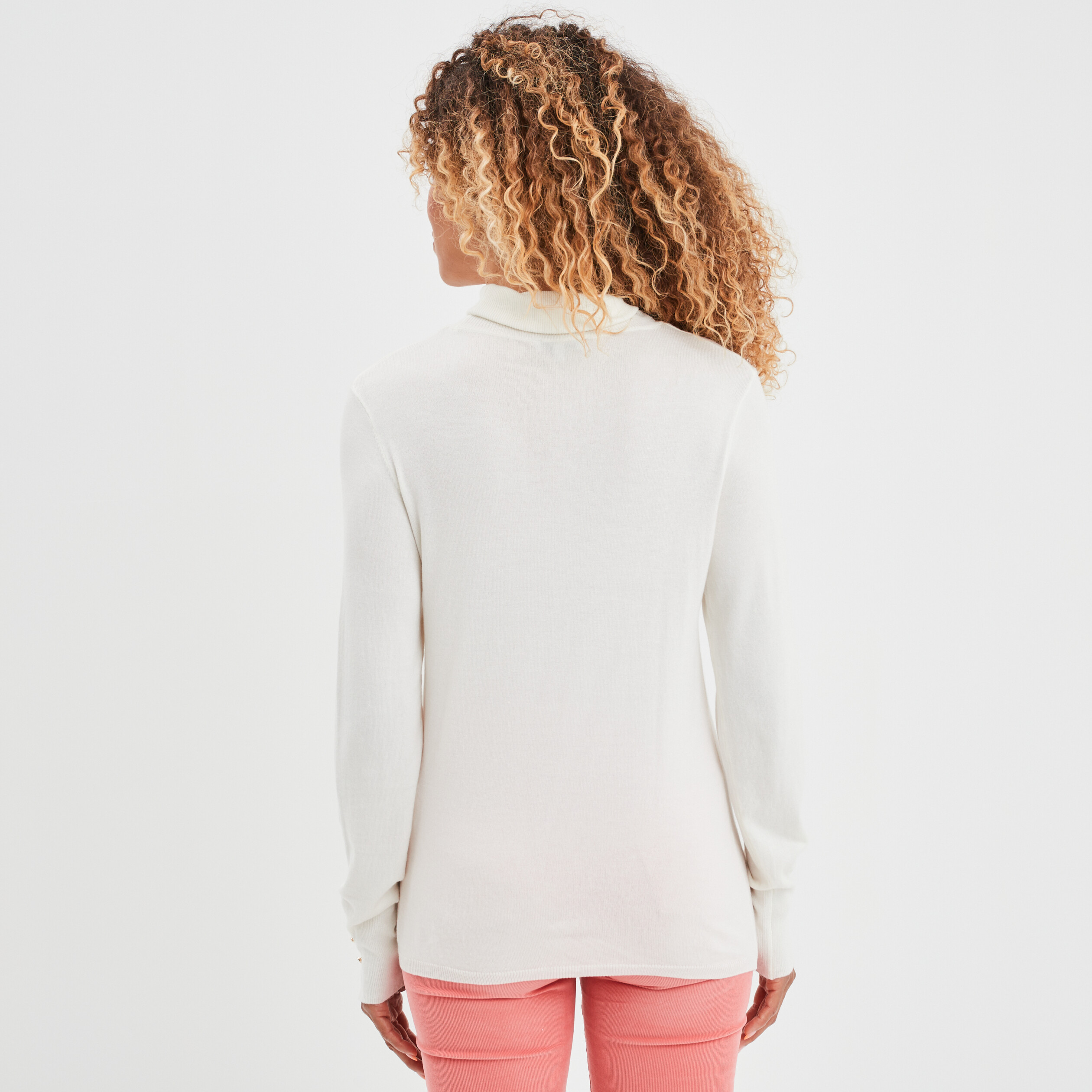 Pull col roulé boutons aux poignets blanc femme