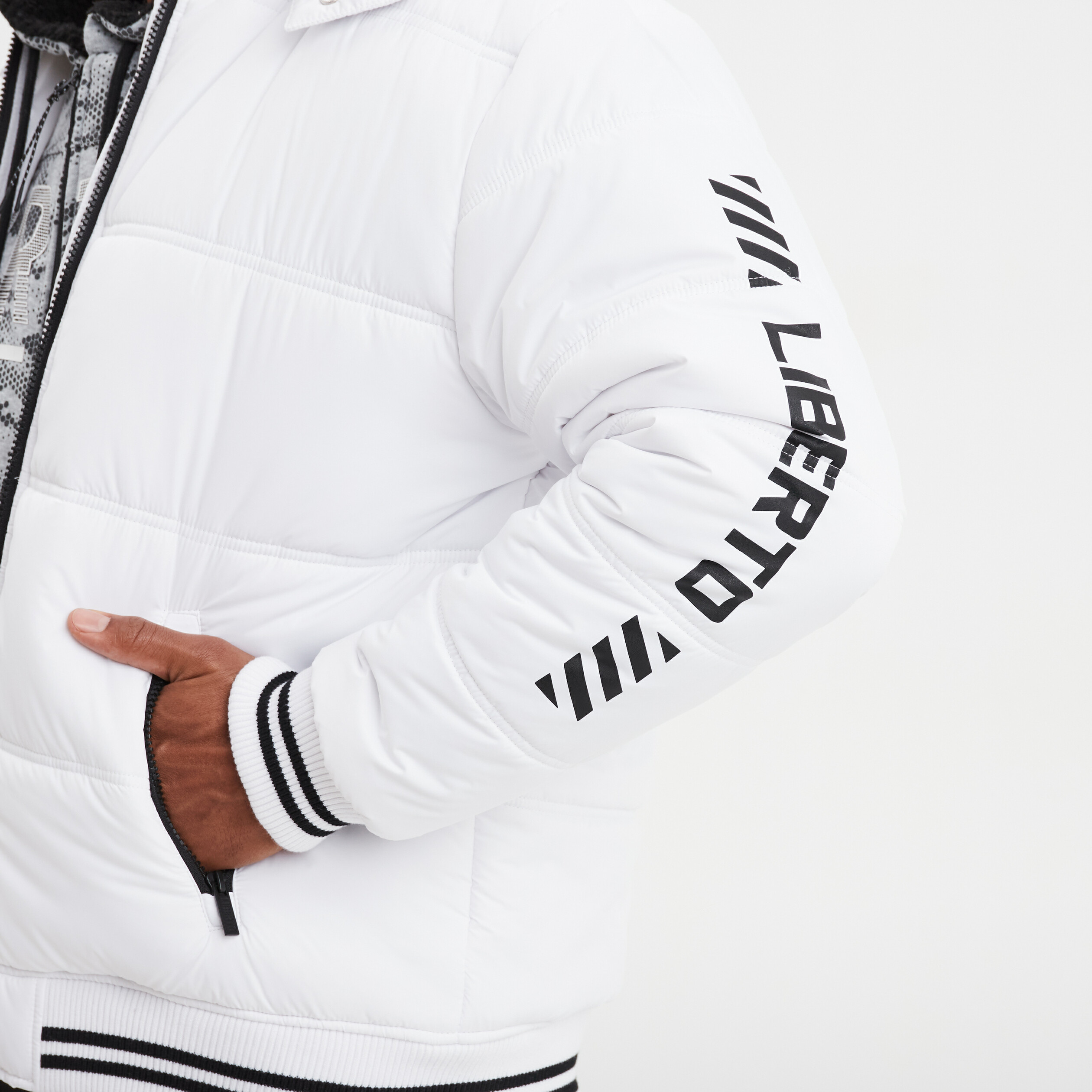 doudoune doublee droite a capuche blanc homme Doudoune doublée droite à capuche blanc homme