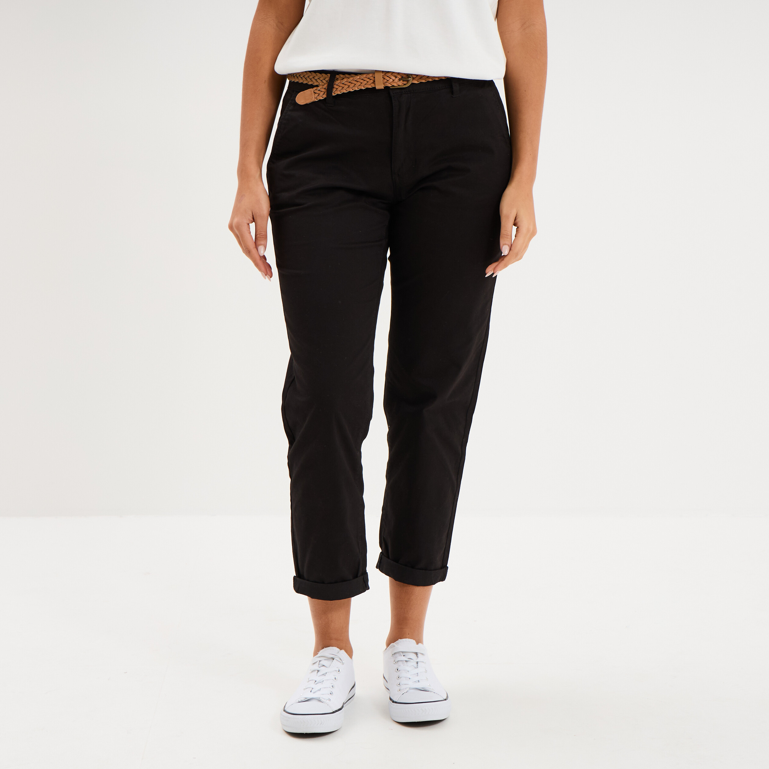Pantalon chino 7/8&egrave;me ceinture tress&eacute;e noir femme