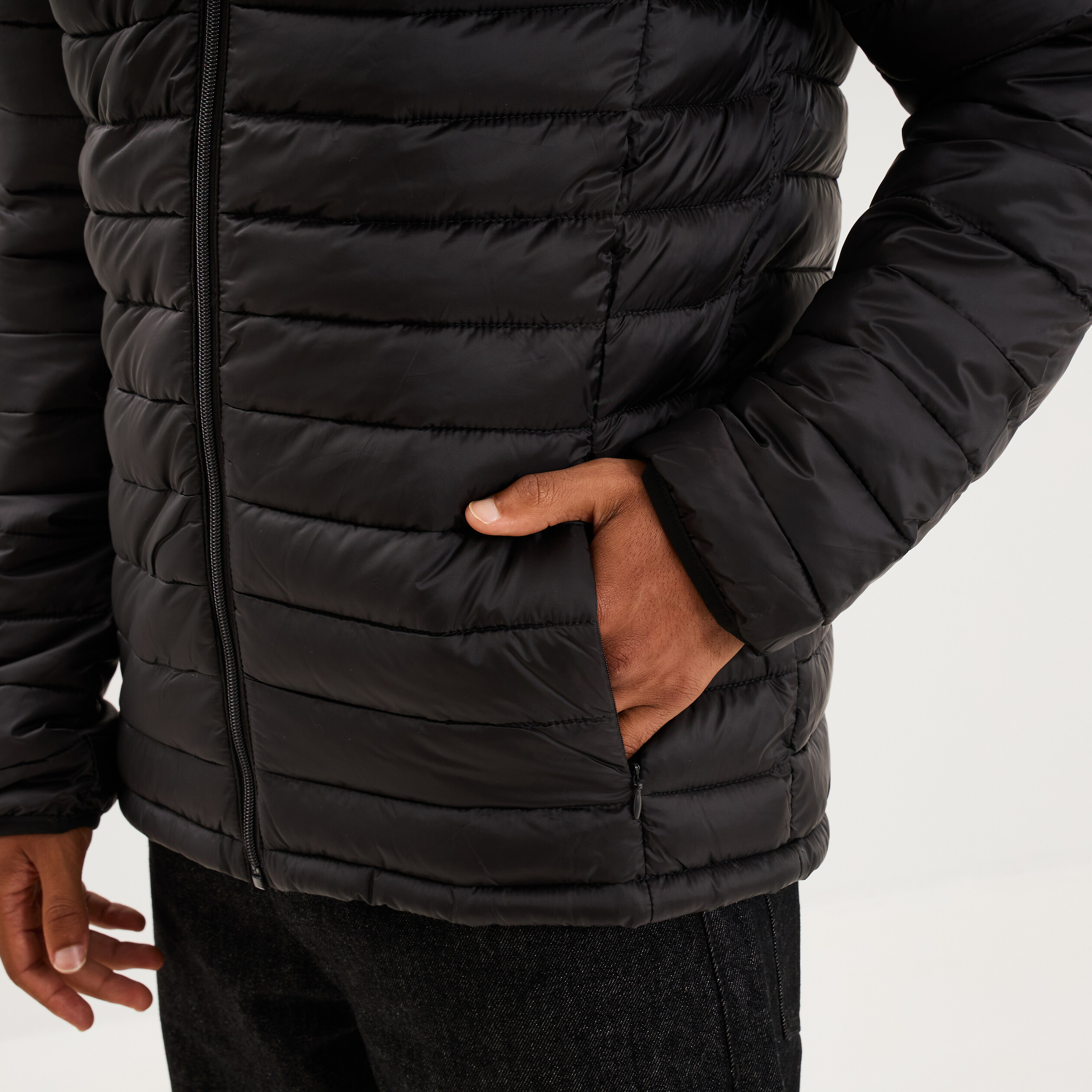 Doudoune l&eacute;g&egrave;re d&eacute;perlante &agrave; capuche noir homme