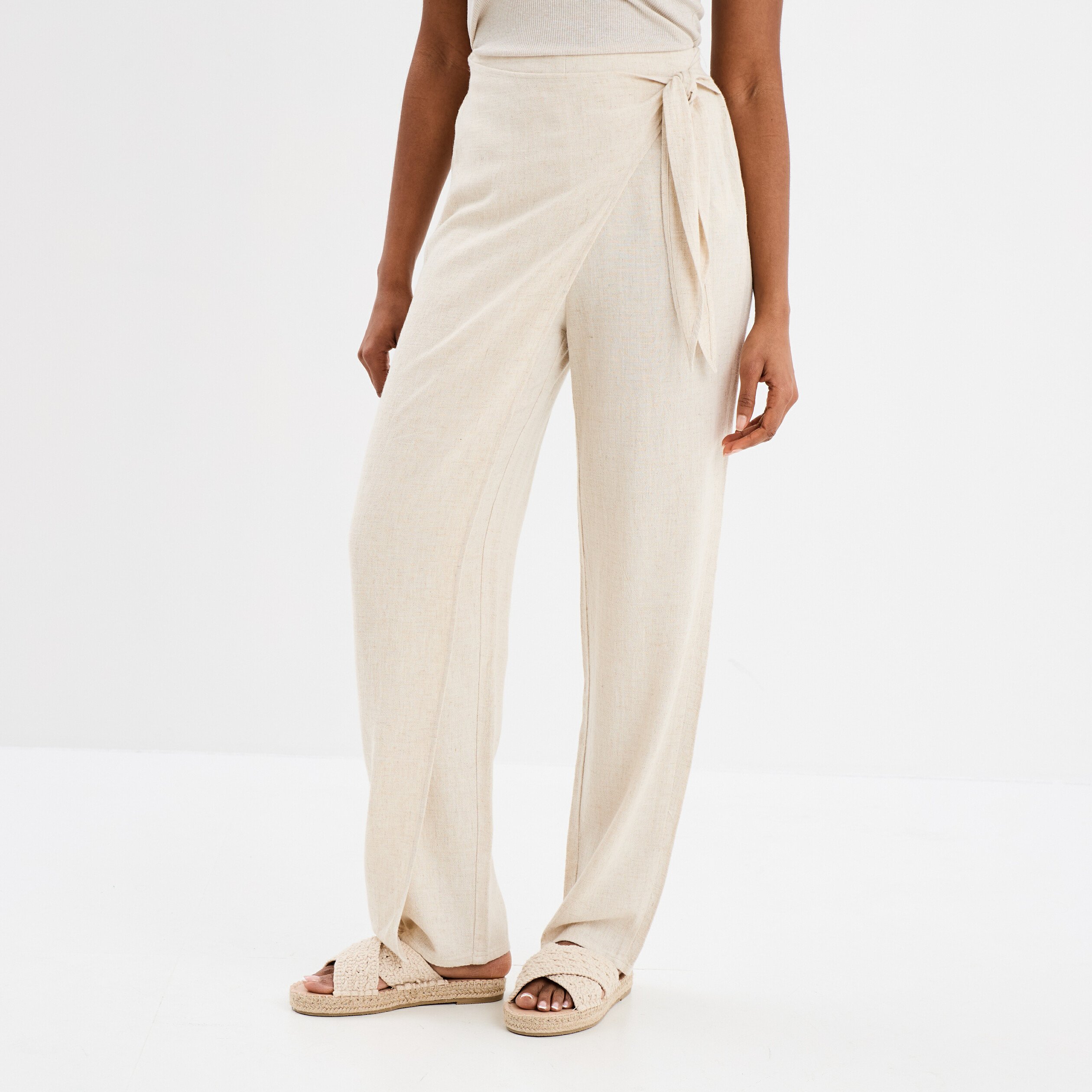 pantalon cigarette a nouer lin melange beige femme Pantalon cigarette à nouer lin mélangé beige femme