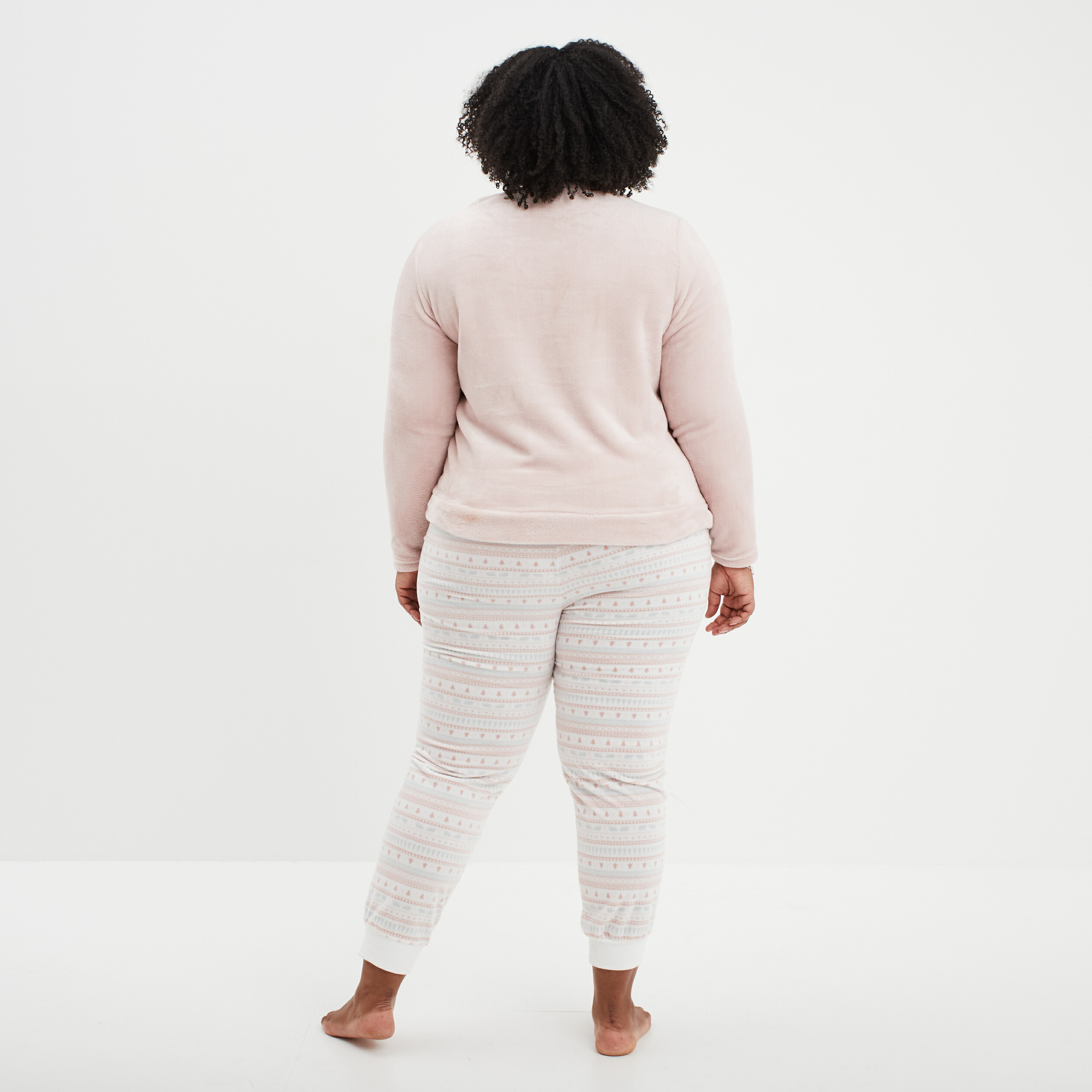 ensemble pyjama effet velours 2 pieces rose clair femmegt Ensemble pyjama effet velours 2 pièces rose clair femme grande taille