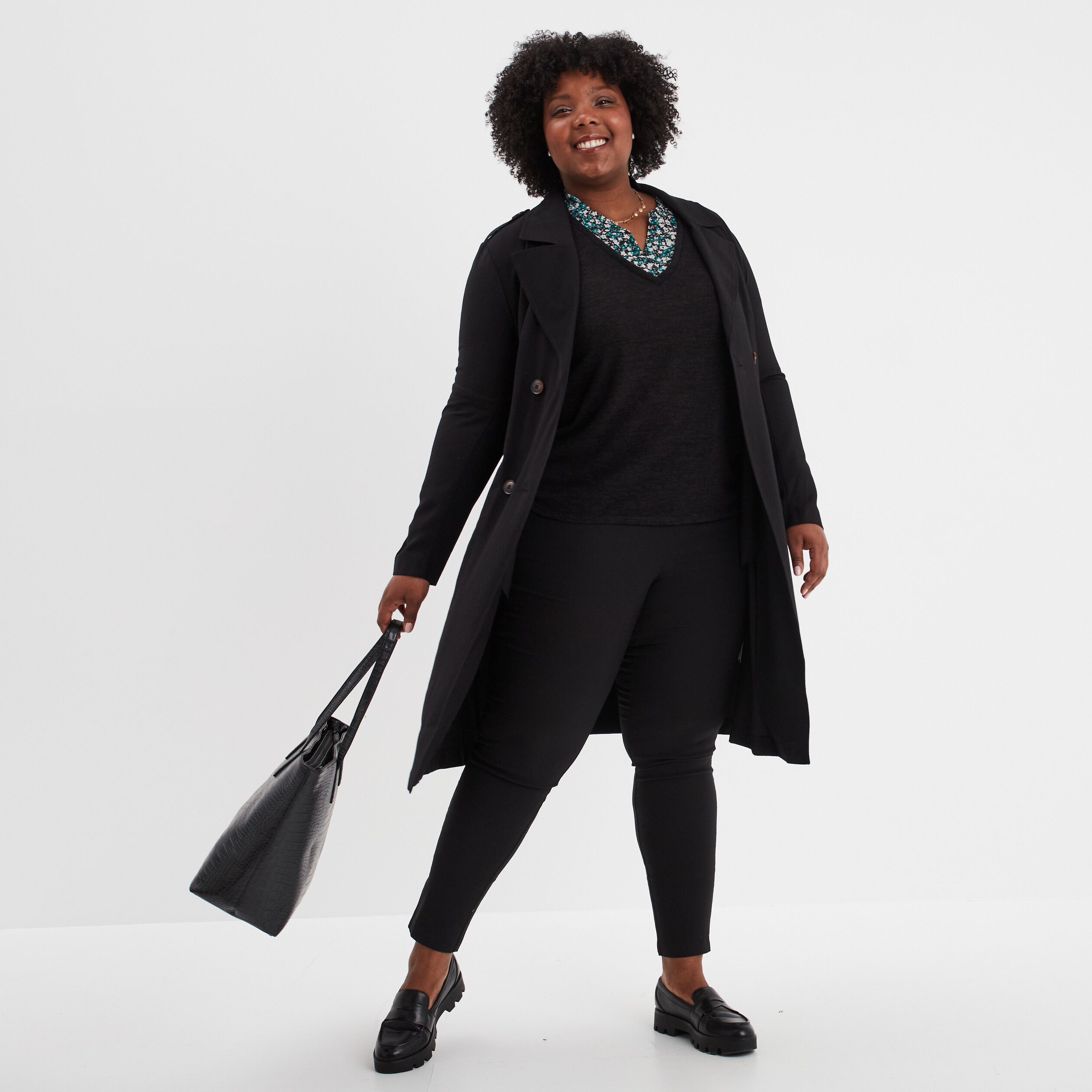 trench fluide long boutonne noir femmegt Trench fluide long boutonné noir femme grande taille