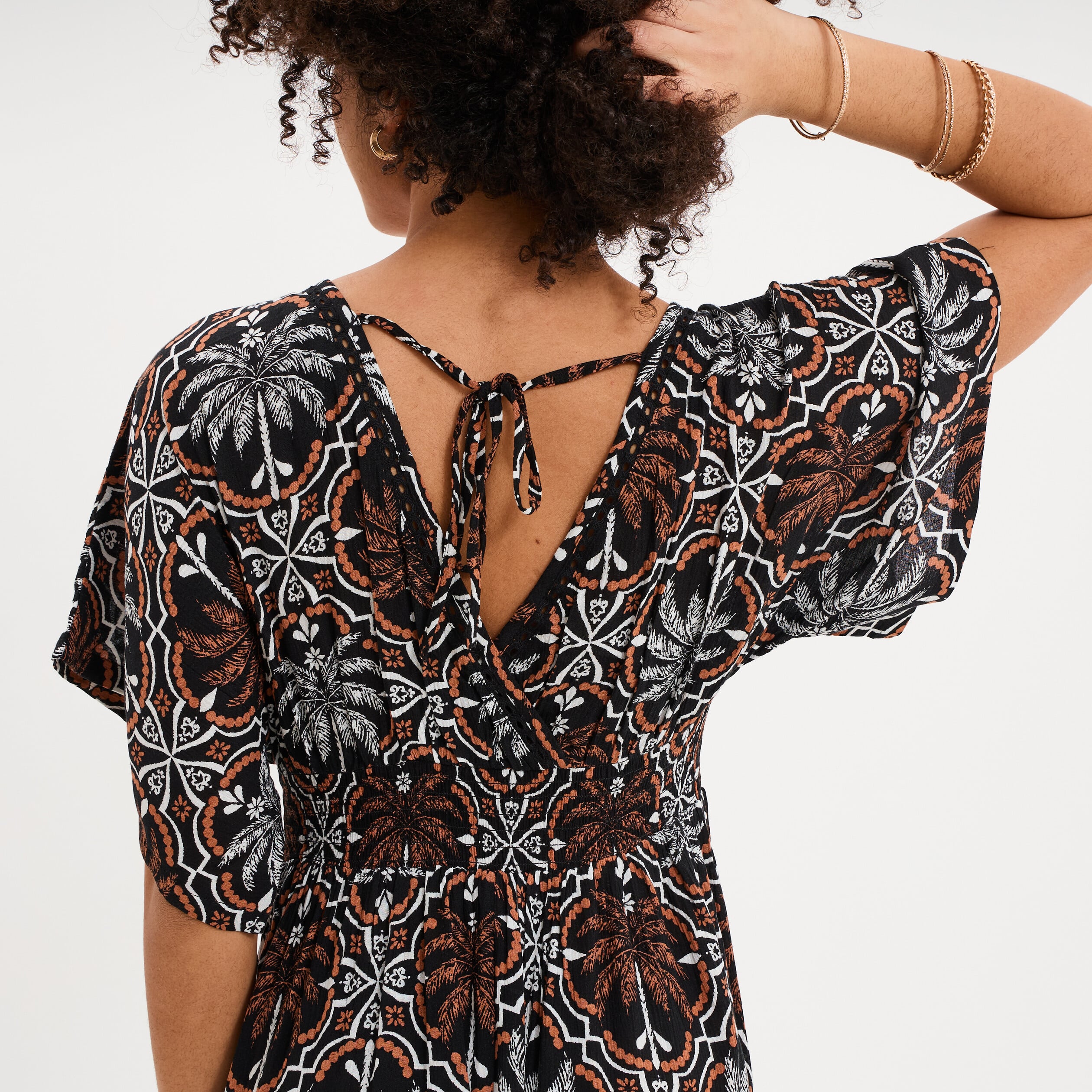 Robe fluide longue col et dos en V noir femme