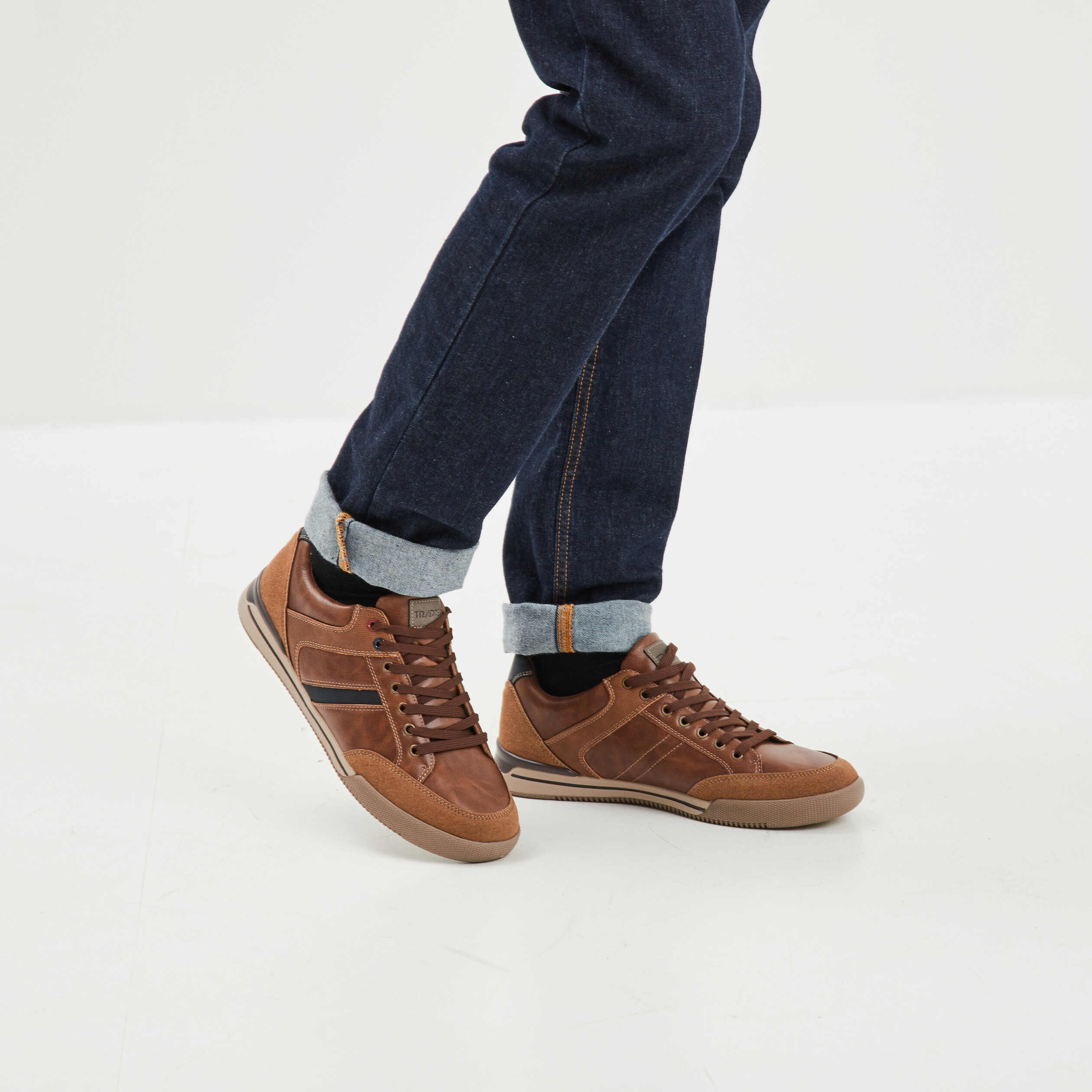 Sneakers semelles plates marron homme