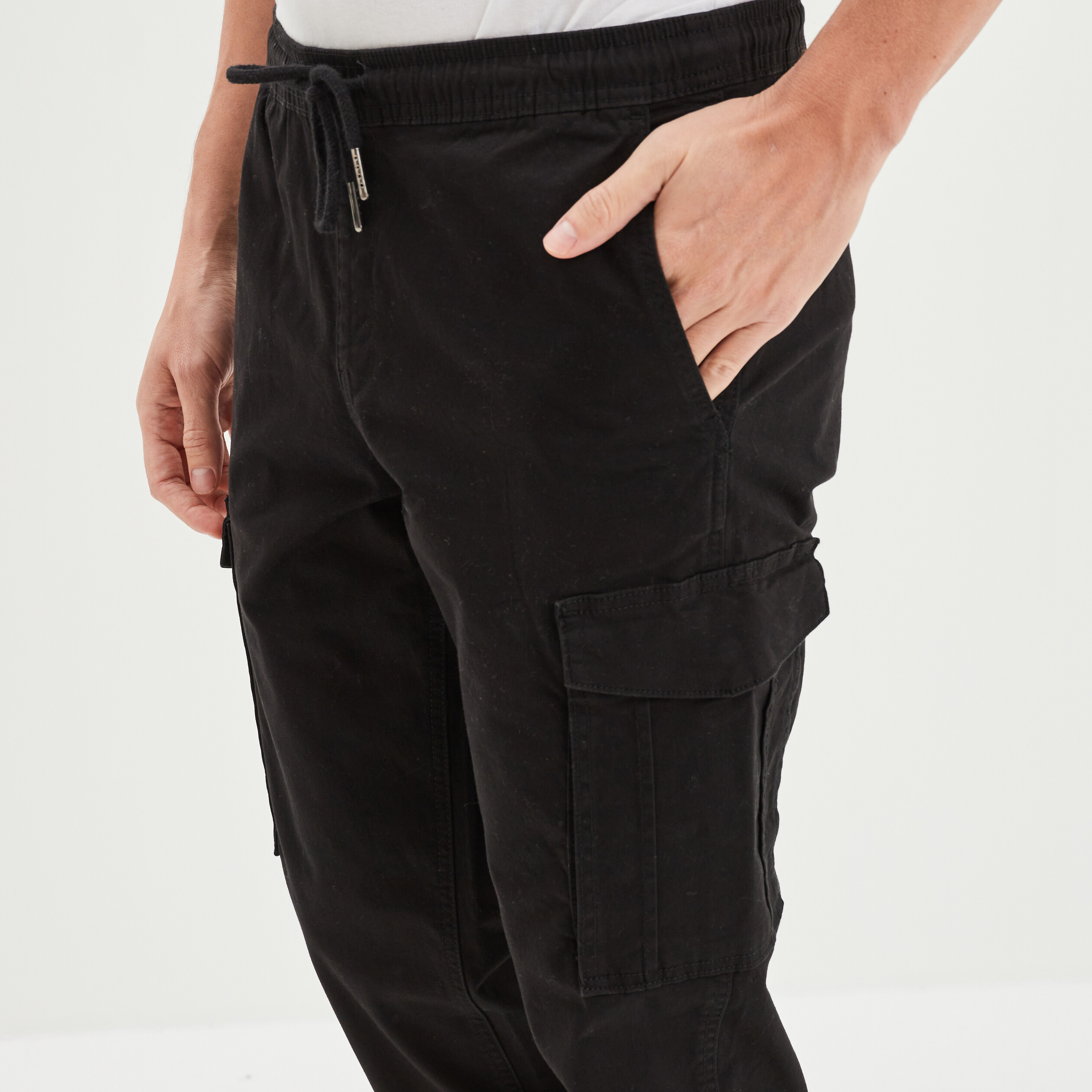Pantalon cargo taille &eacute;lastiqu&eacute;e noir homme