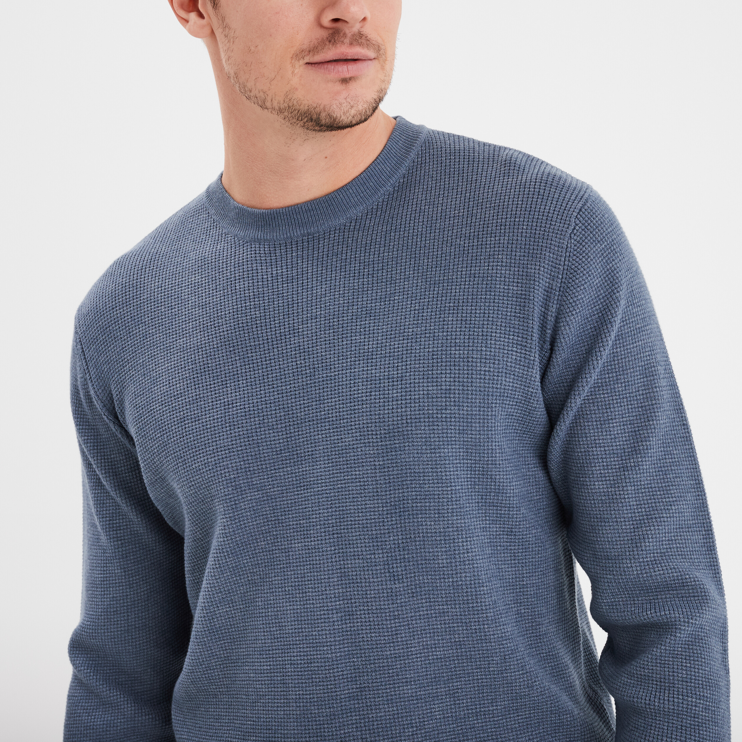 pull avec col rond a relief bleu fonce homme Pull avec col rond à relief bleu foncé homme