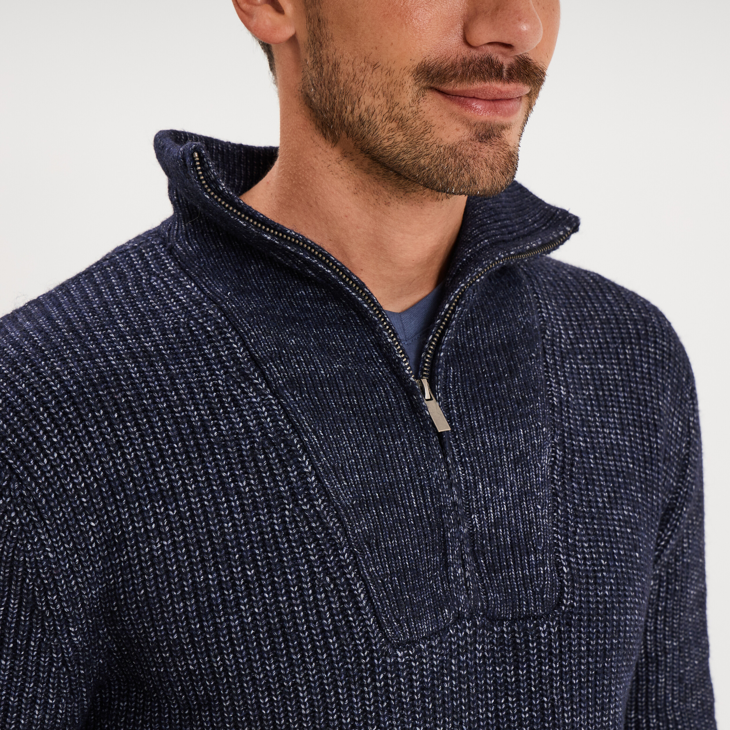Pull avec col camionneur c&ocirc;tel&eacute; bleu fonc&eacute; homme