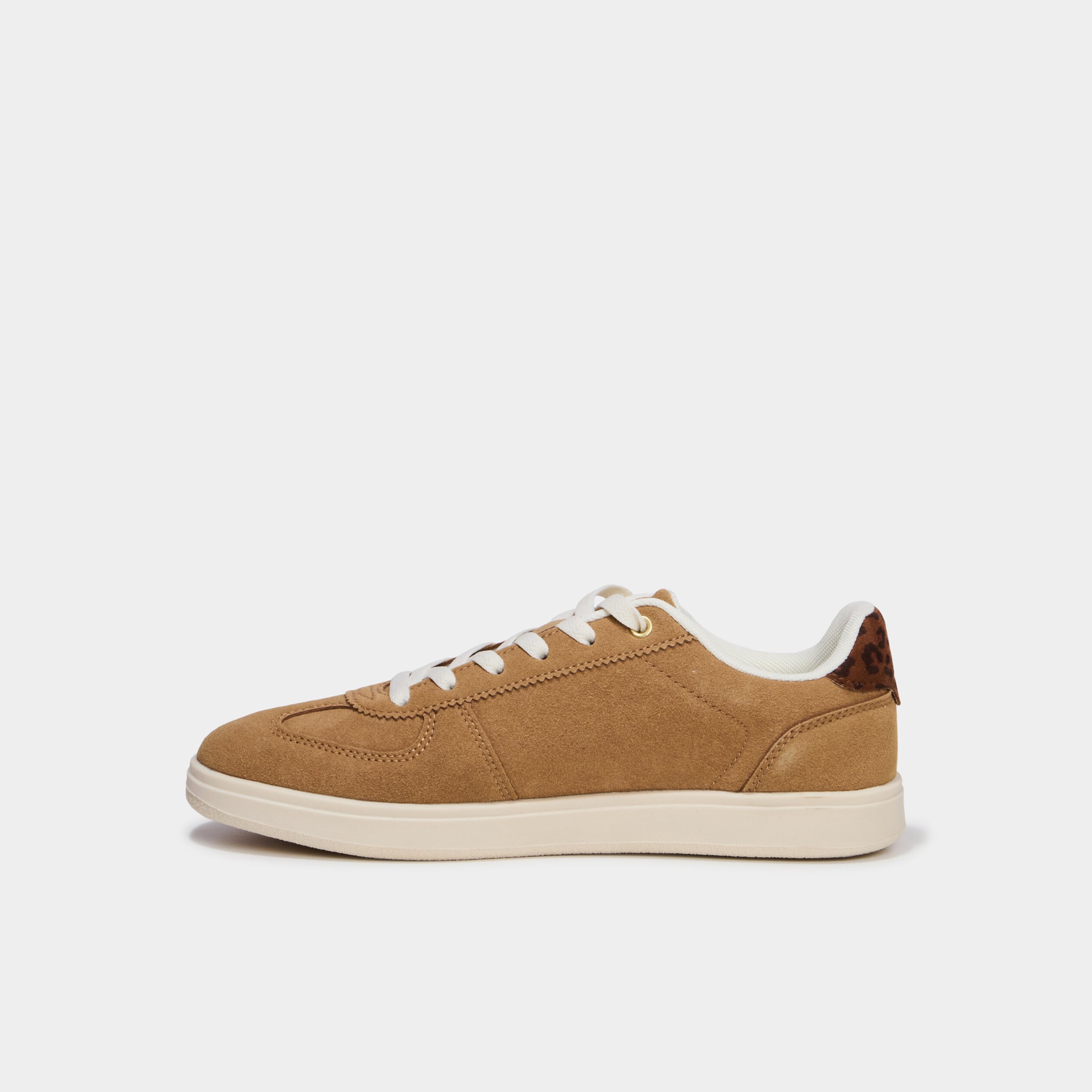 Baskets en su&eacute;dine &agrave; lacets sable femme