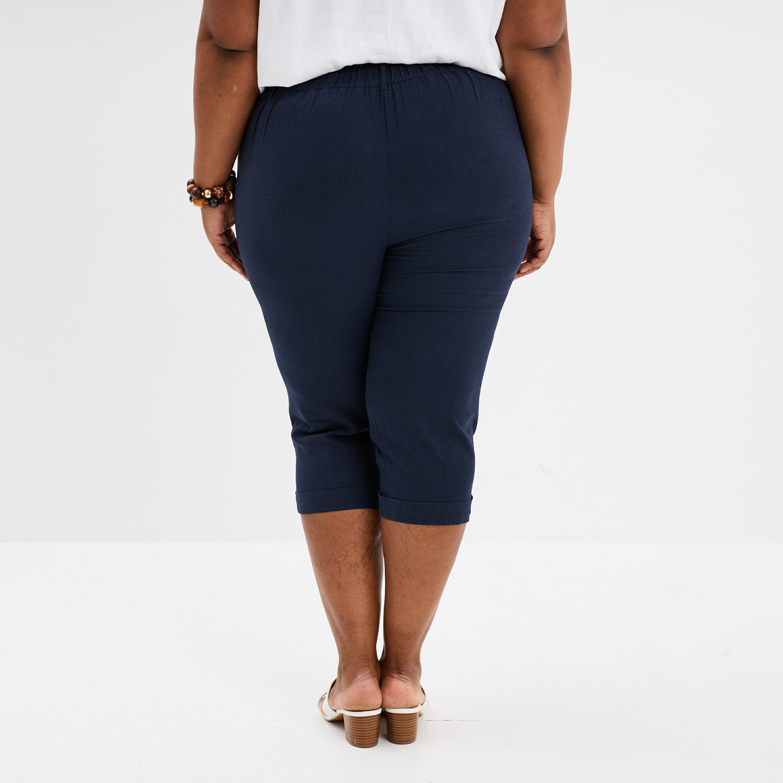 pantacourt chino lin melange bleu fonce femmegt Pantacourt chino lin mélangé bleu foncé femme grande taille
