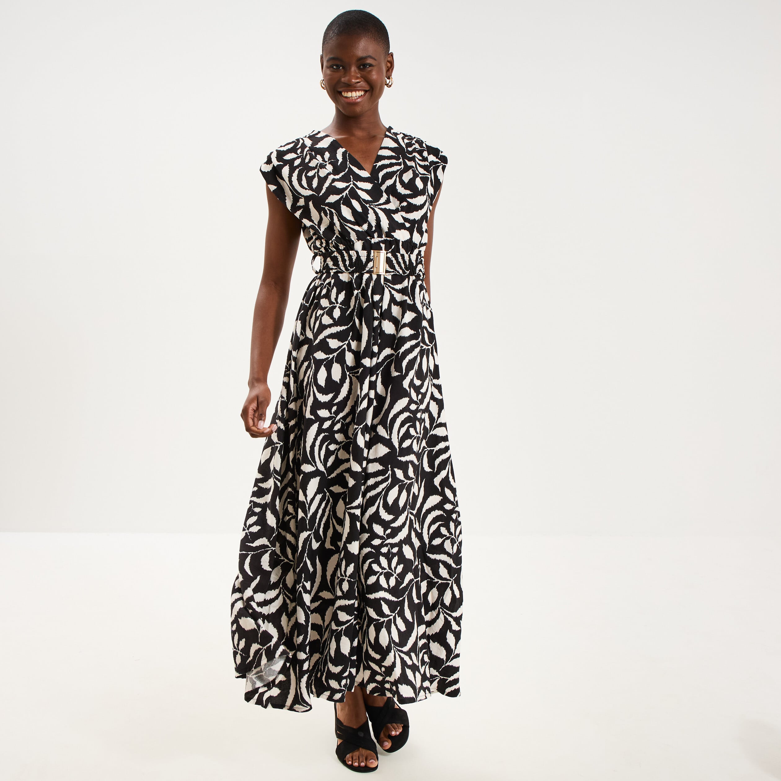 Robe longue cintr&eacute;e ceinture smock&eacute;e noir femme