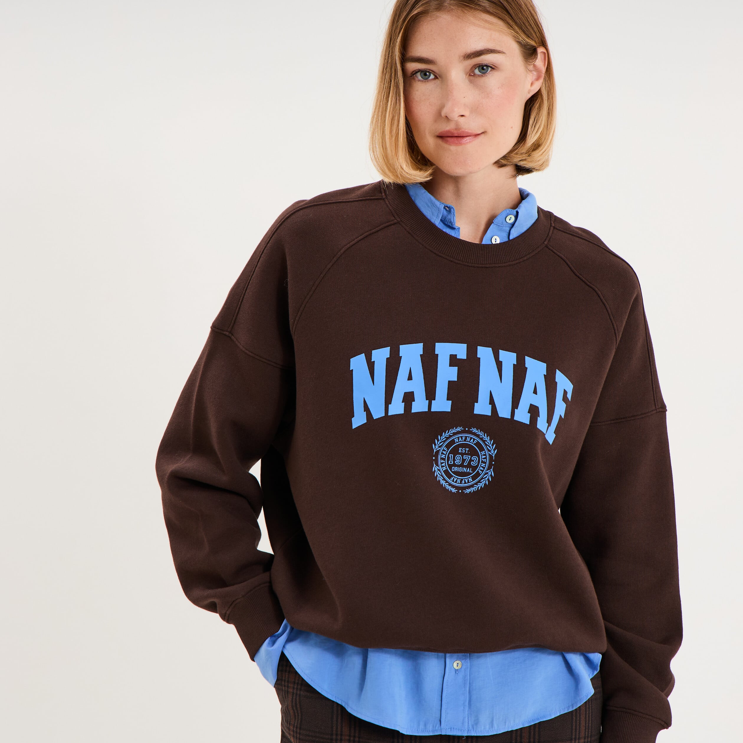 Sweat oversize logo NAF NAF brod&eacute; marron fonc&eacute; femme