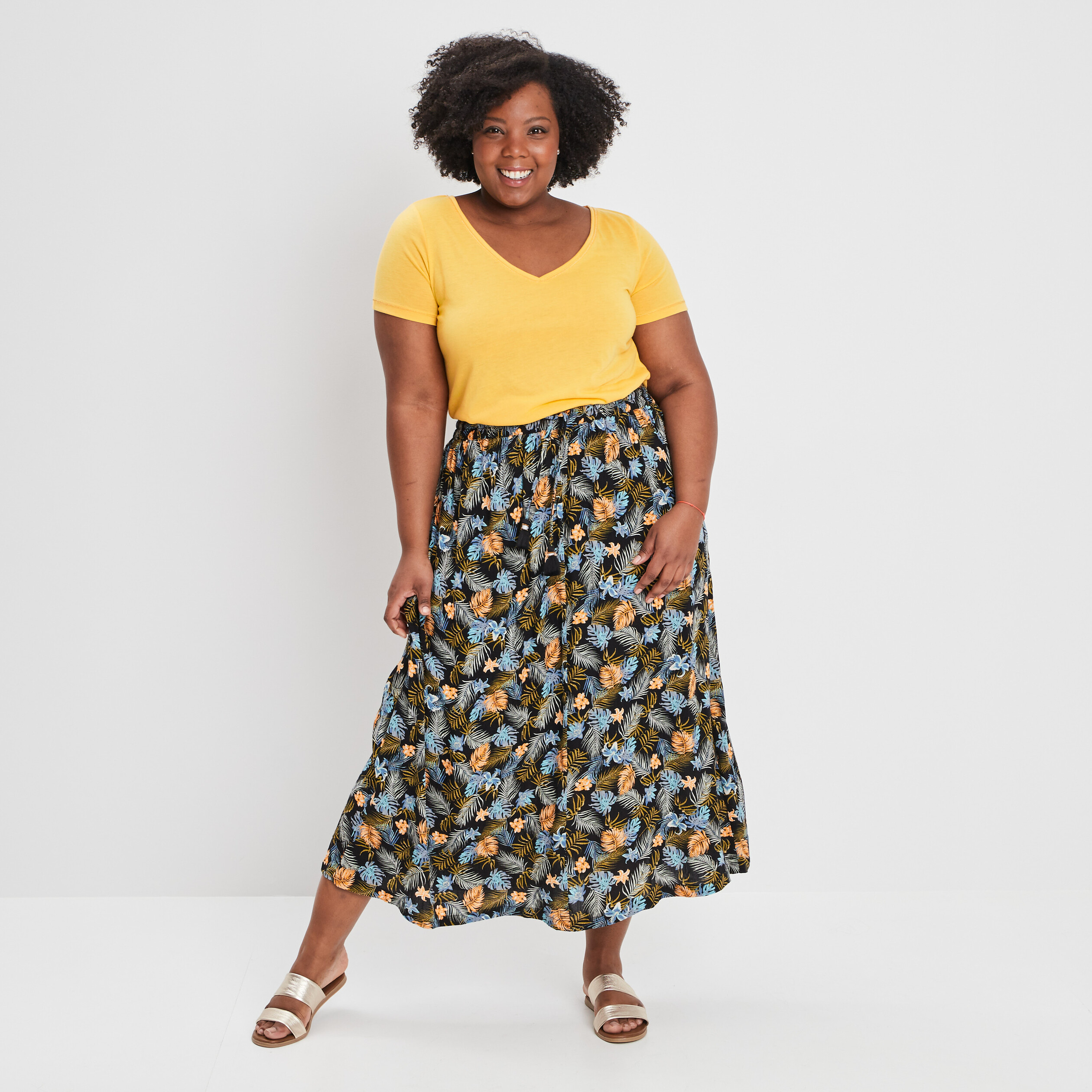 t shirt manches courtes col v jaune moutarde femmegt T-shirt manches courtes col V jaune moutarde femme grande taille