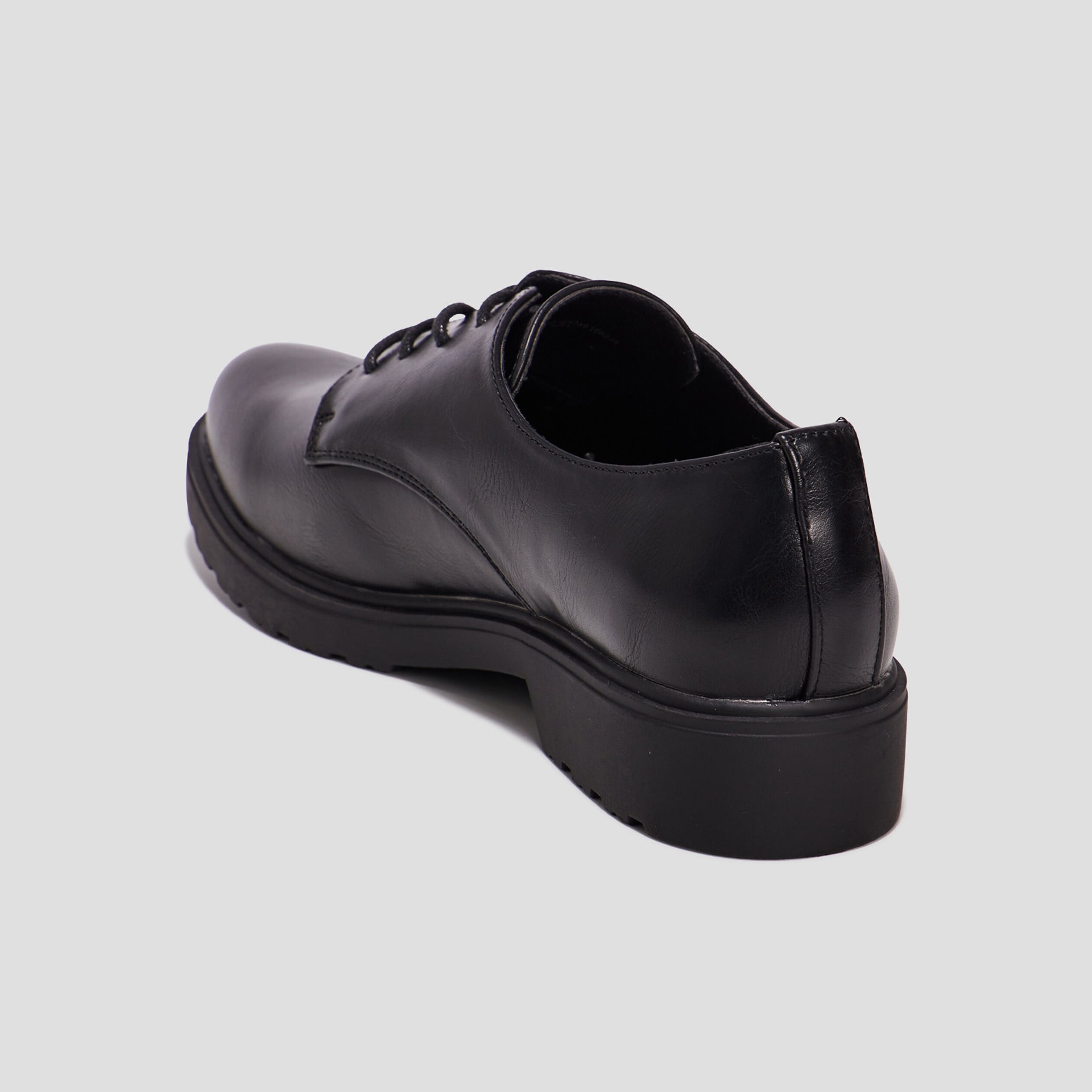 Derbies &agrave; lacets crant&eacute;es Liberto noir femme