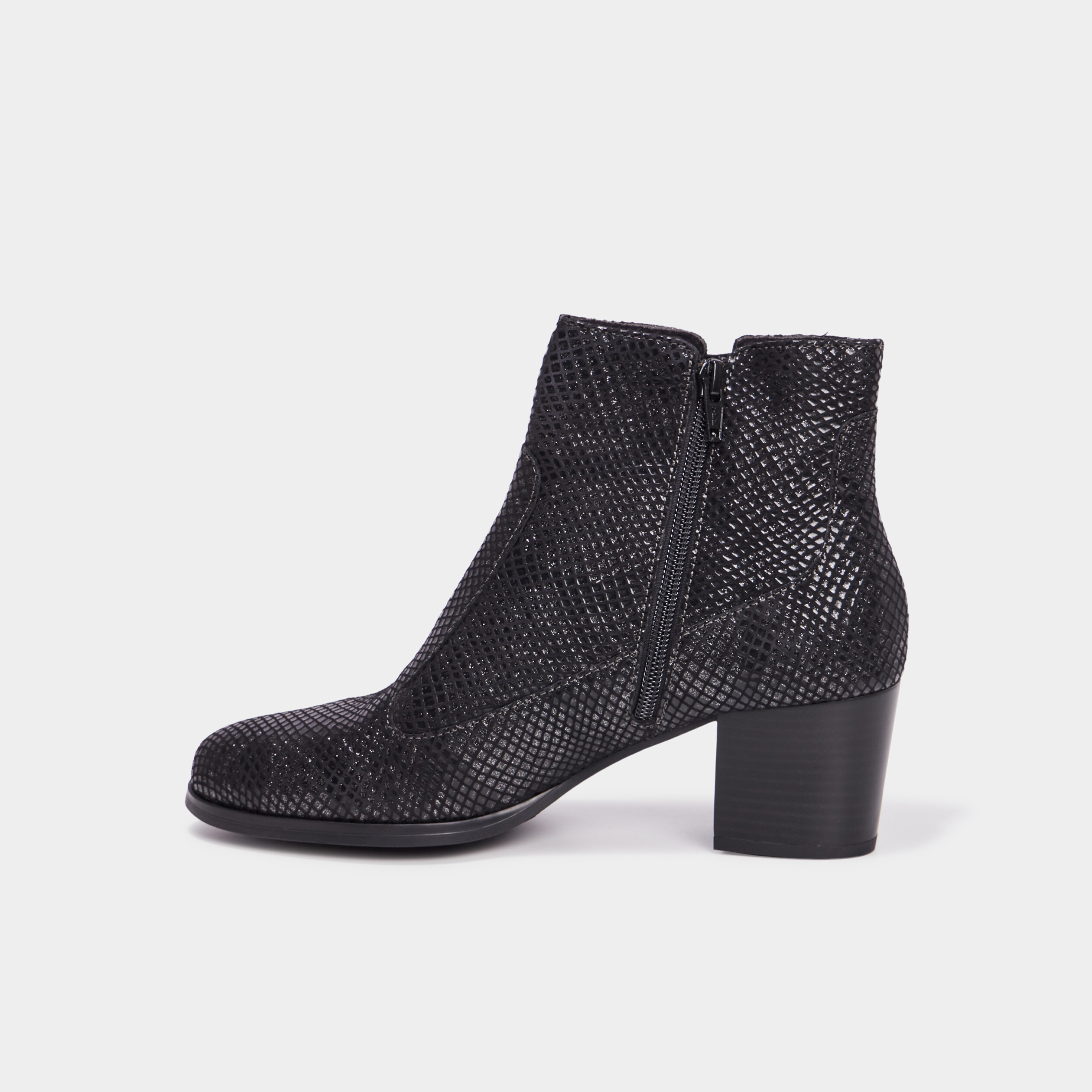 bottines talons en cuir bout amande noir femme Bottines talons en cuir bout amande noir femme