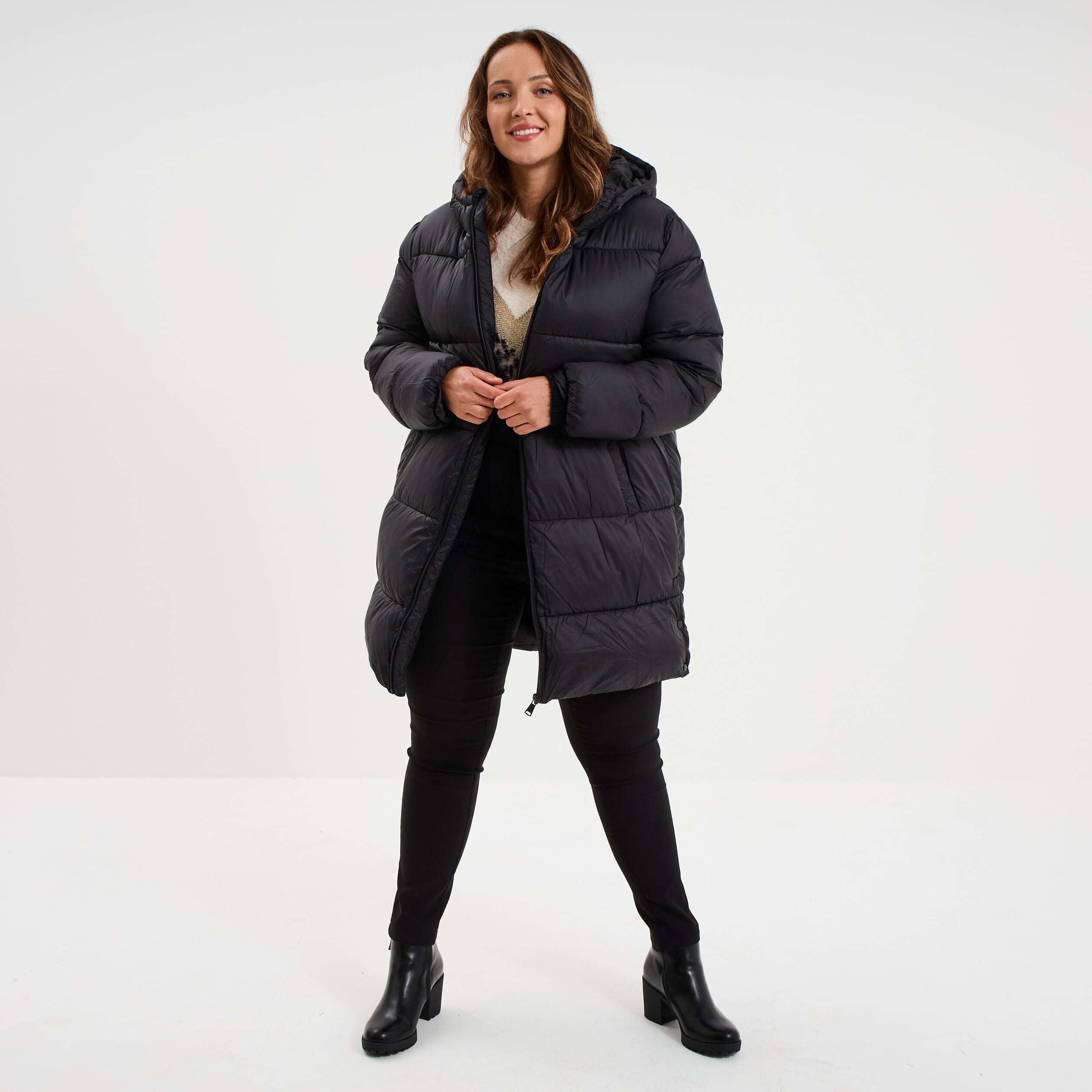 Doudoune longue &agrave; capuche noir femme grande taille