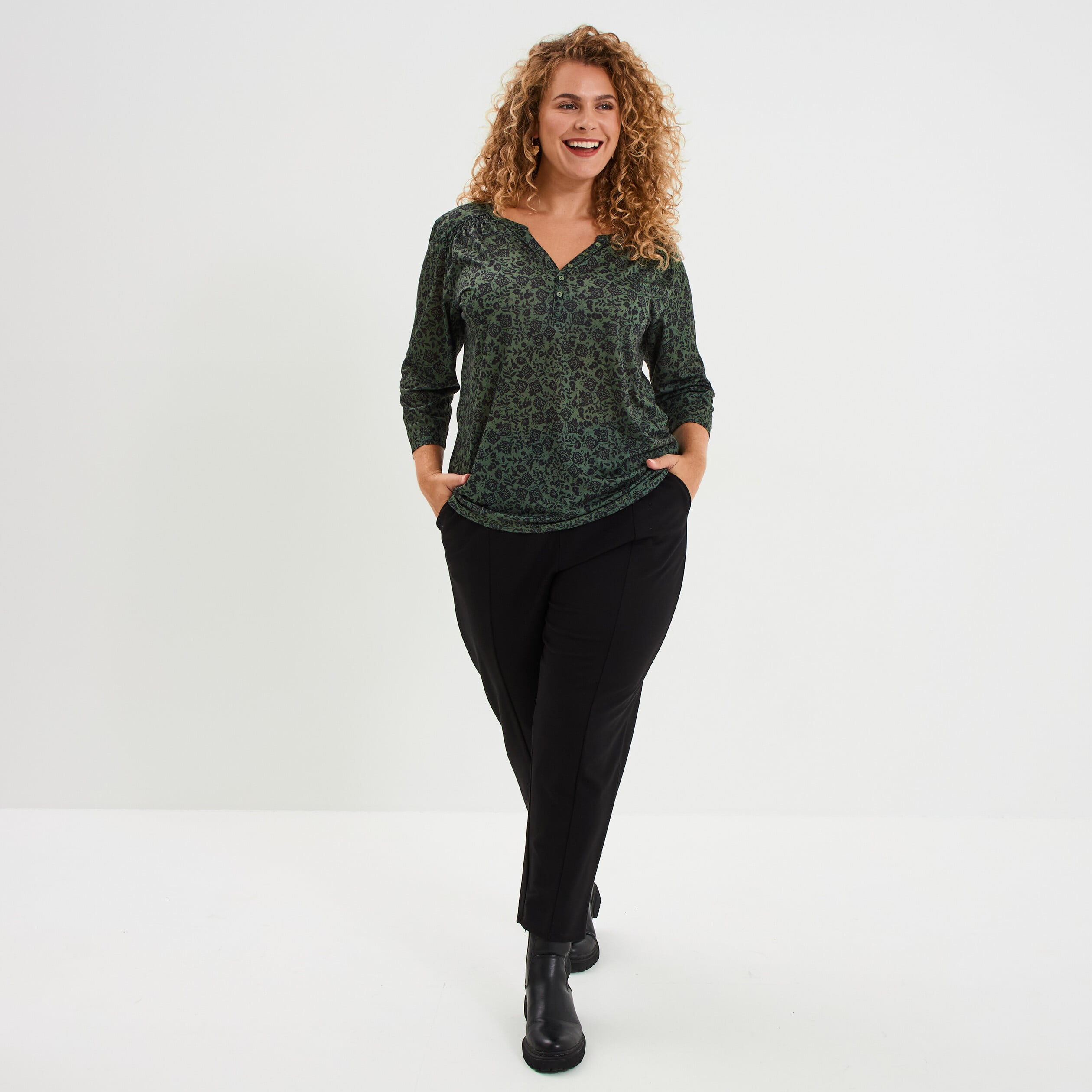 Pantalon slim taille &eacute;lastiqu&eacute;e noir femme grande taille