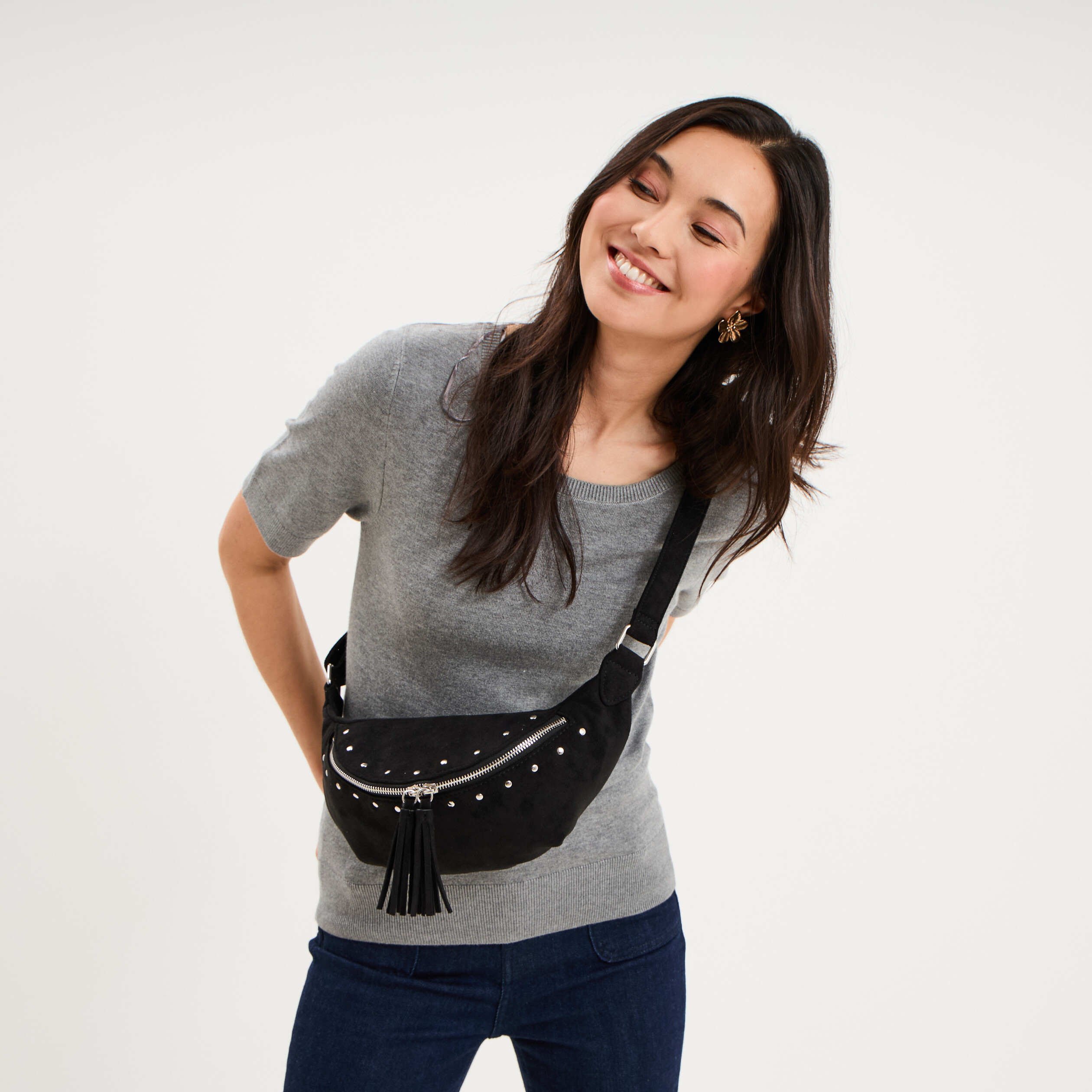 Sac banane su&eacute;dine avec d&eacute;tails clout&eacute;s noir femme