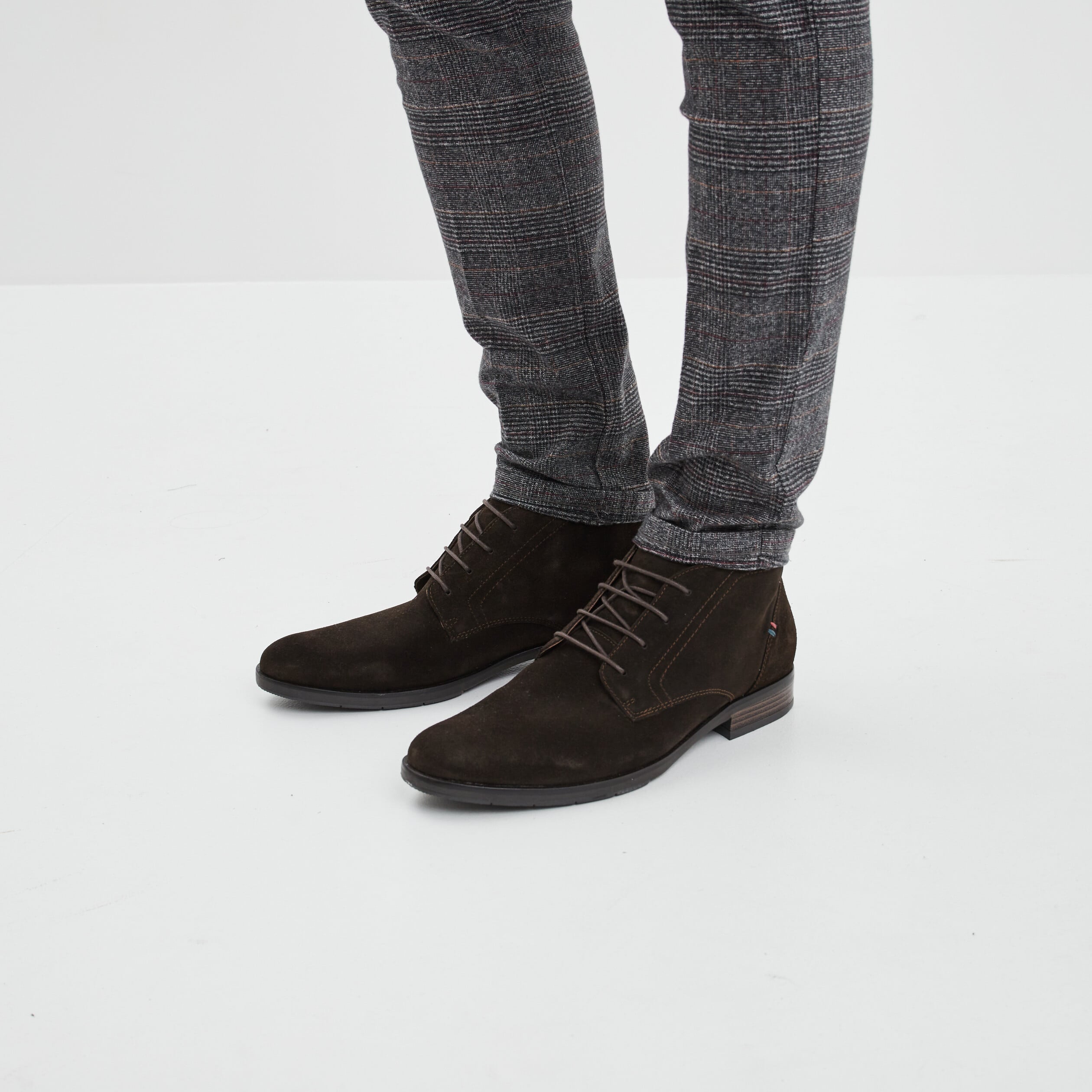 Bottines &agrave; lacets en cuir marron homme