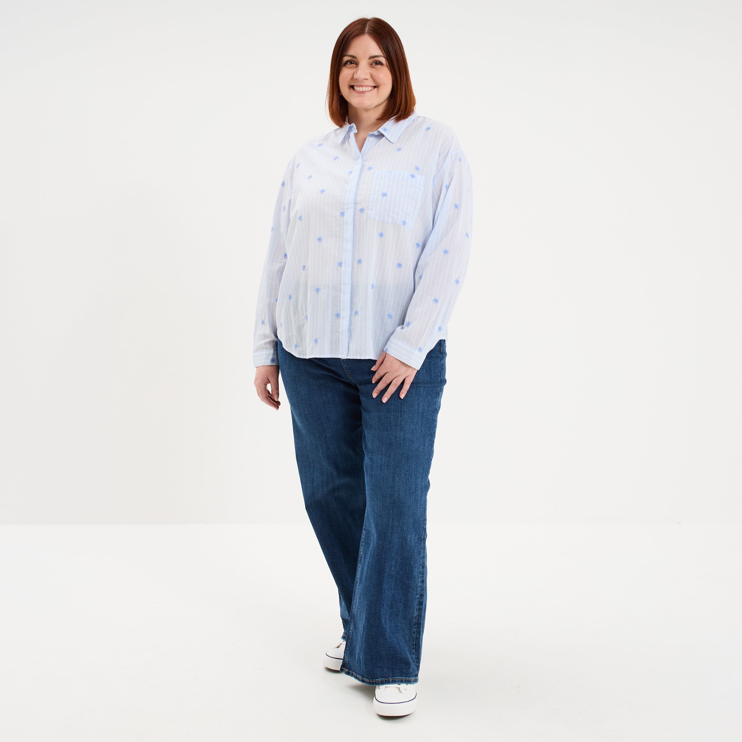 Chemise brod&eacute;e 1 poche manches longues bleu femme grande taille