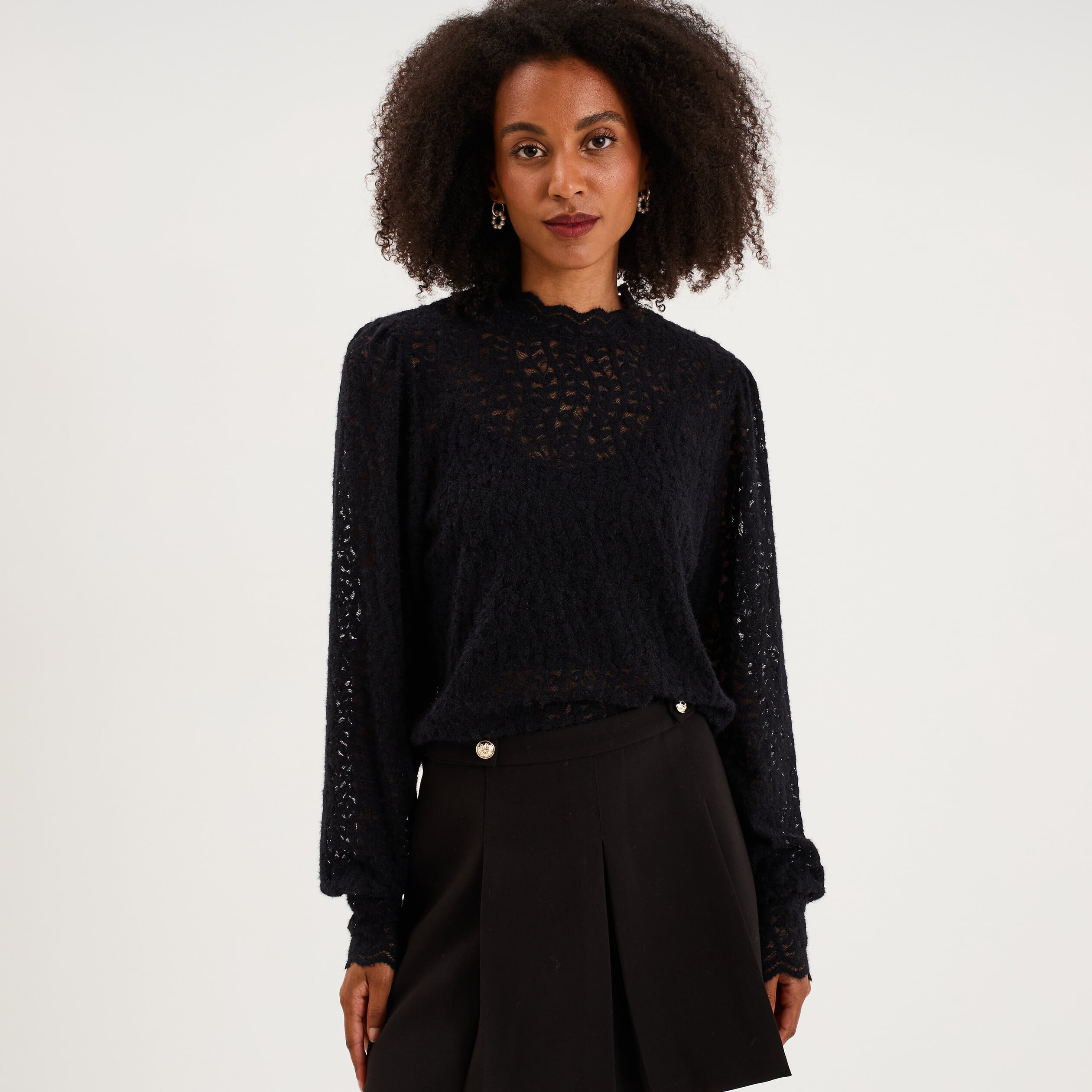 Blouse dentelle col montant noir femme