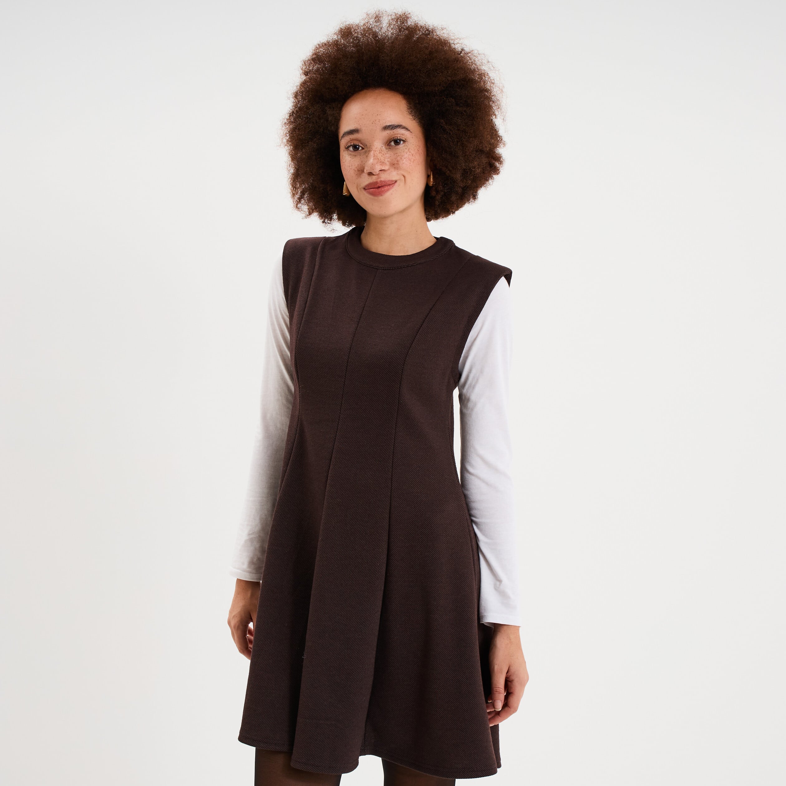 Robe maille sans manches corolle courte marron fonc&eacute; femme