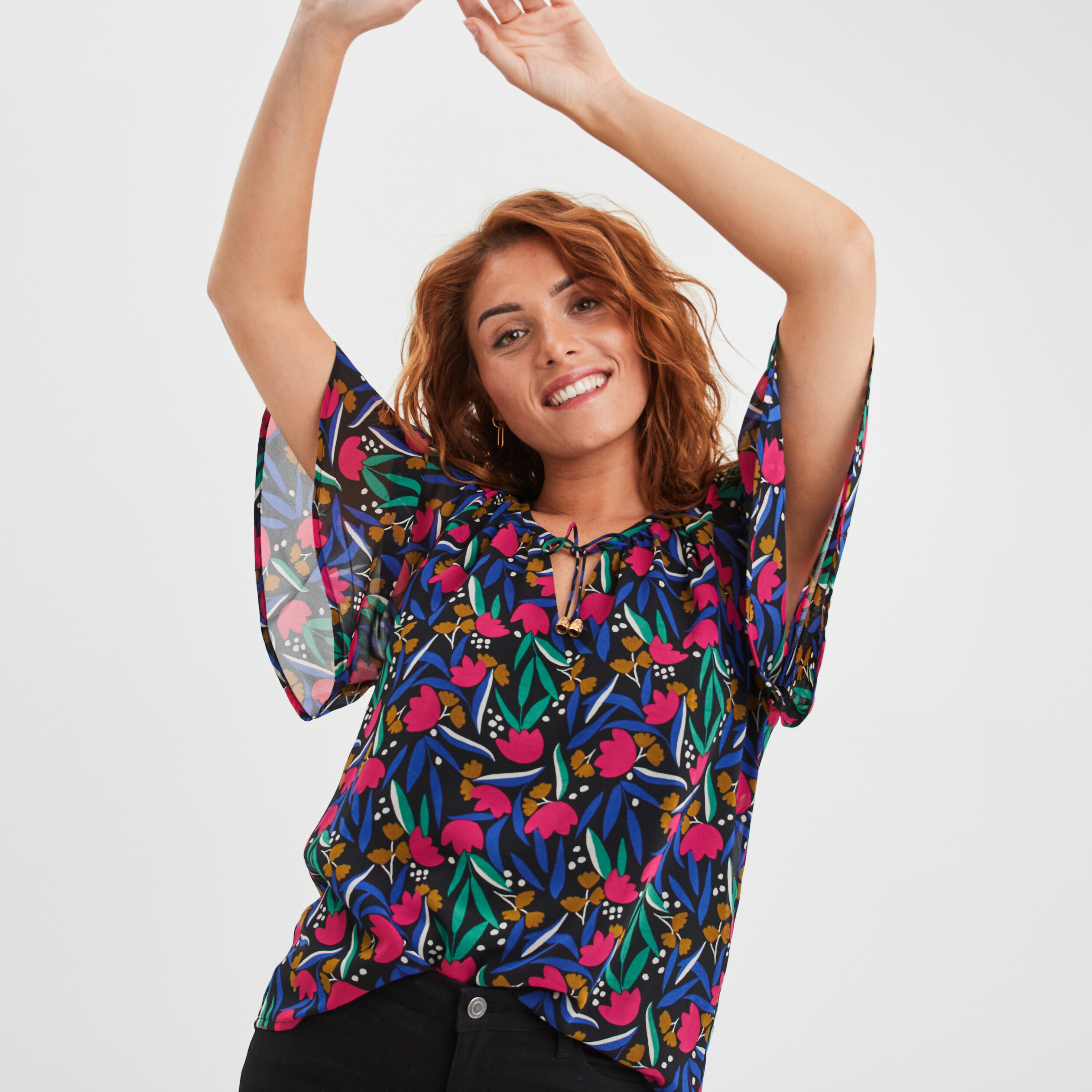blouse col tunisien avec cordons noir femme Blouse col tunisien avec cordons noir femme