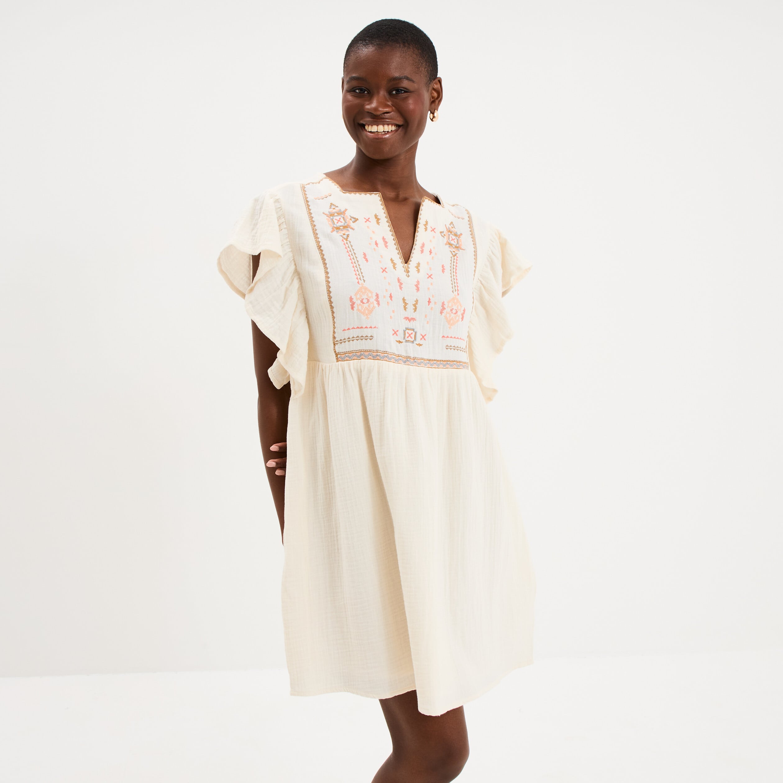 Robe brod&eacute;e manches volants coton creme femme
