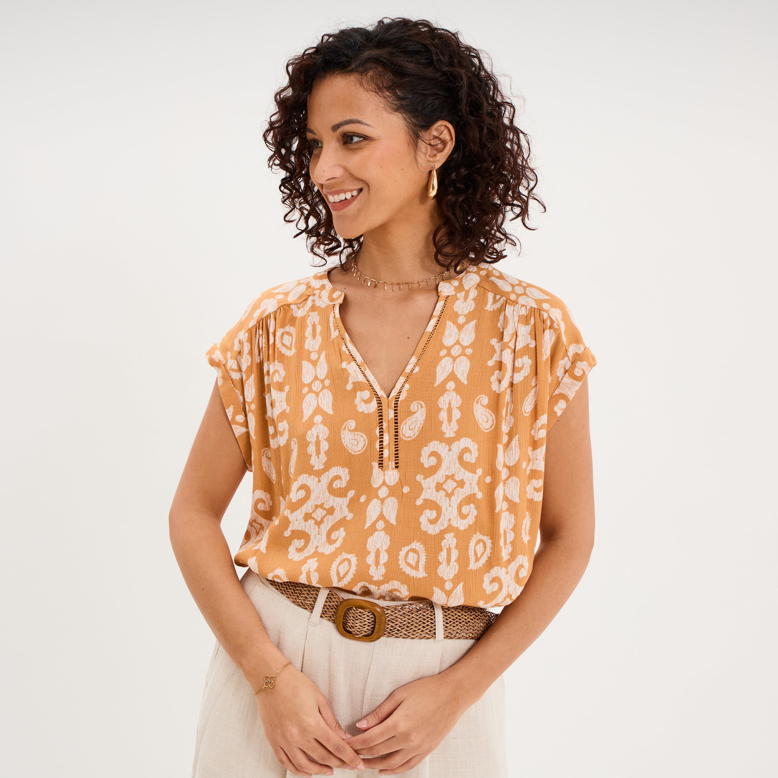 Blouse cr&eacute;pon manches courtes jaune ocre femme