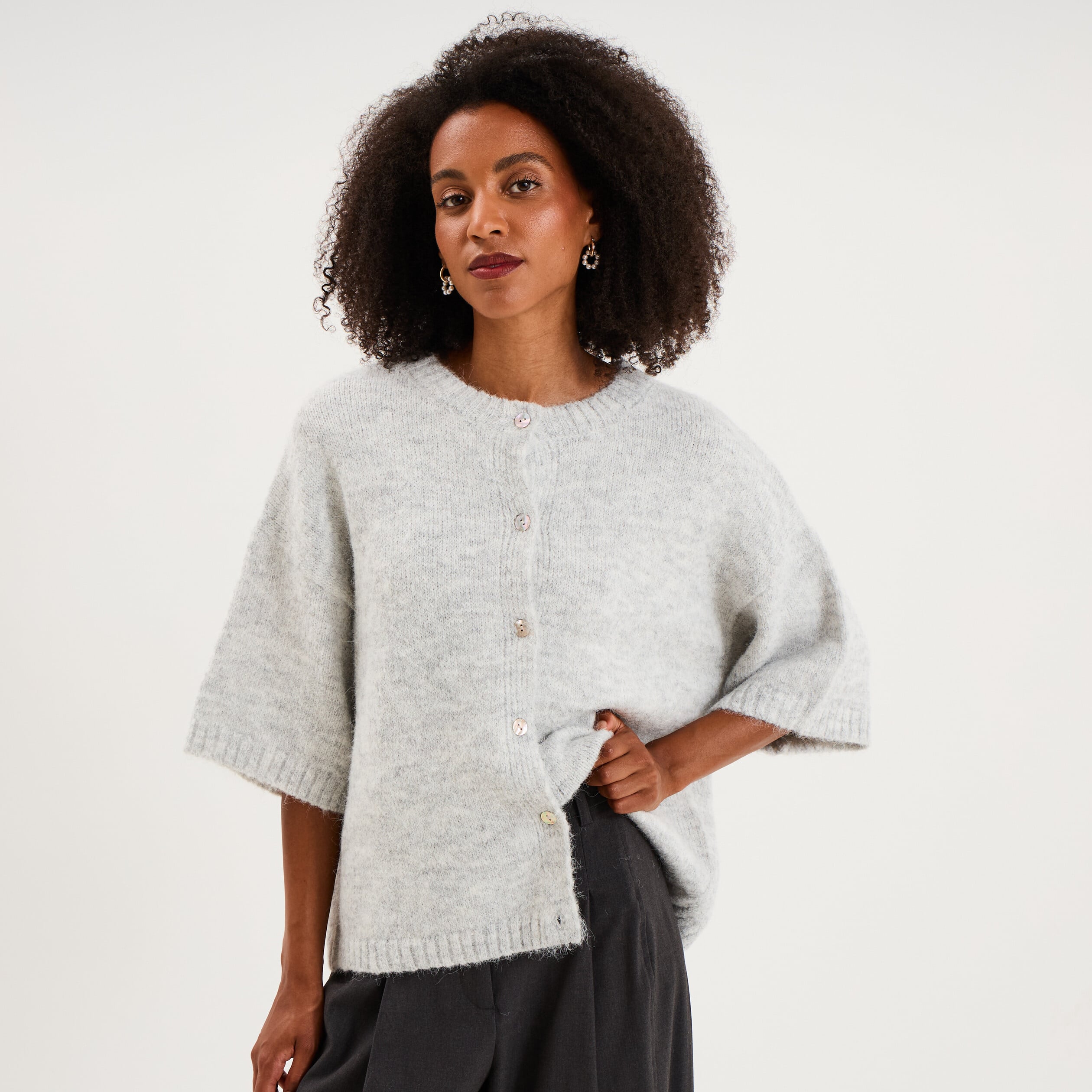 Gilet boutonn&eacute; manches courtes col rond gris clair femme