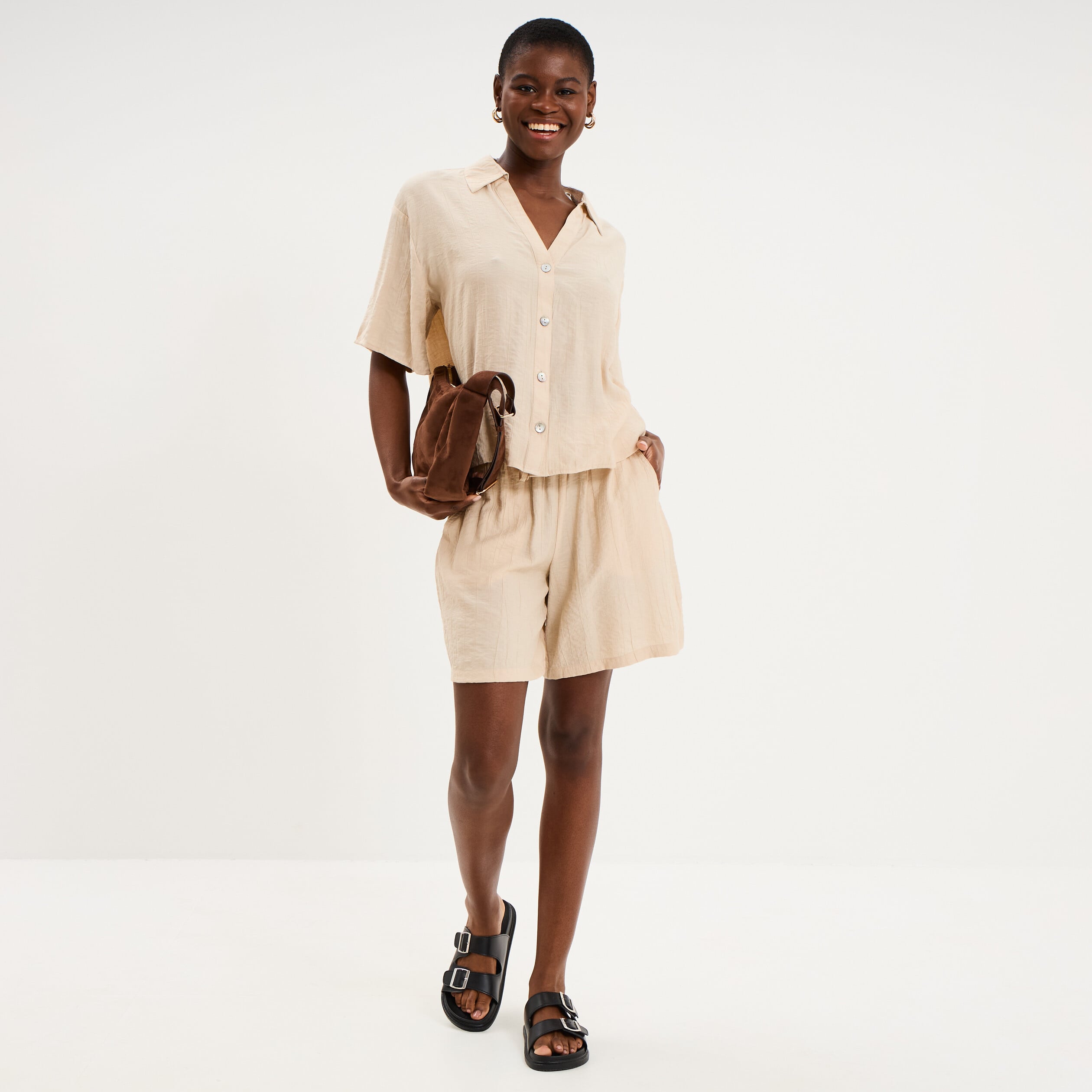 Short droit fluide taille &eacute;lastiqu&eacute;e beige femme