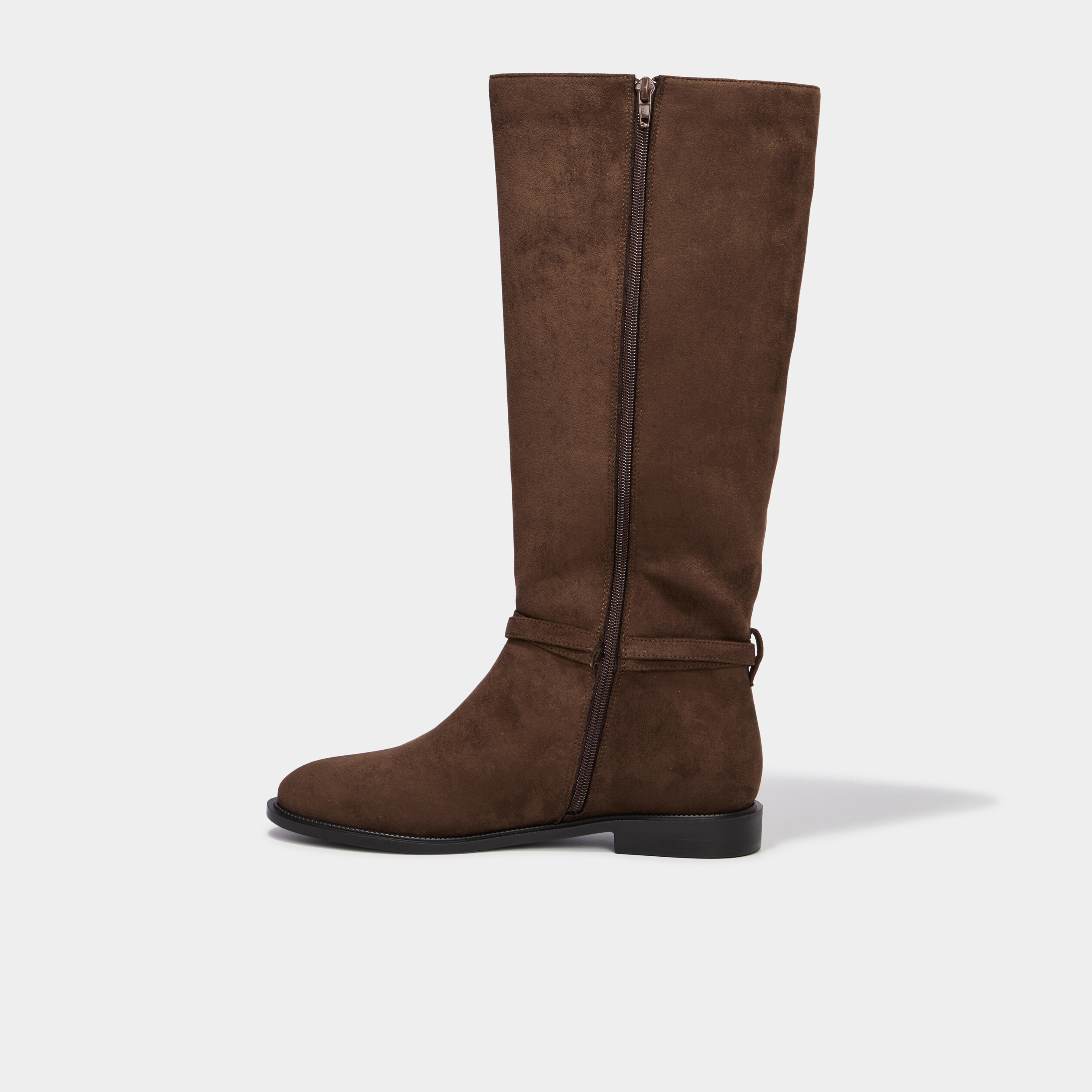 Botte haute plate en su&eacute;dine &agrave; boucle taupe femme